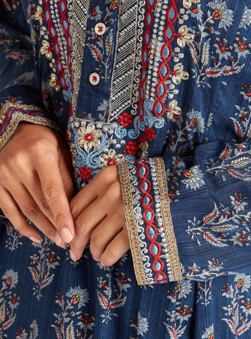 بلوزة بطبعات أزهار وياقة مطرزة بأكمام طويلة-women-arabicclothing-abayas-image-6