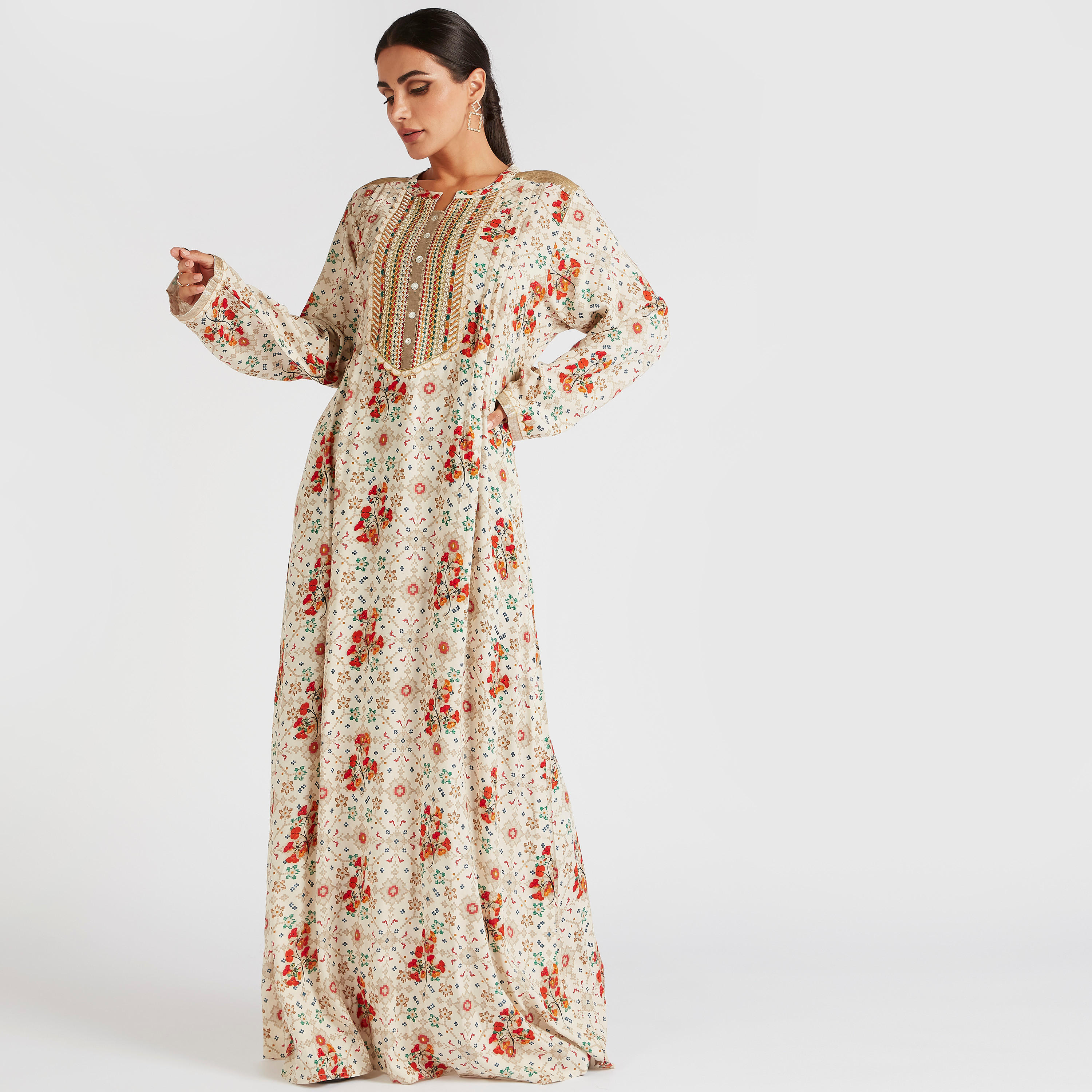 جلابية بتفاصيل منقوشة وطبعات-women-arabicclothing-abayas-image-1