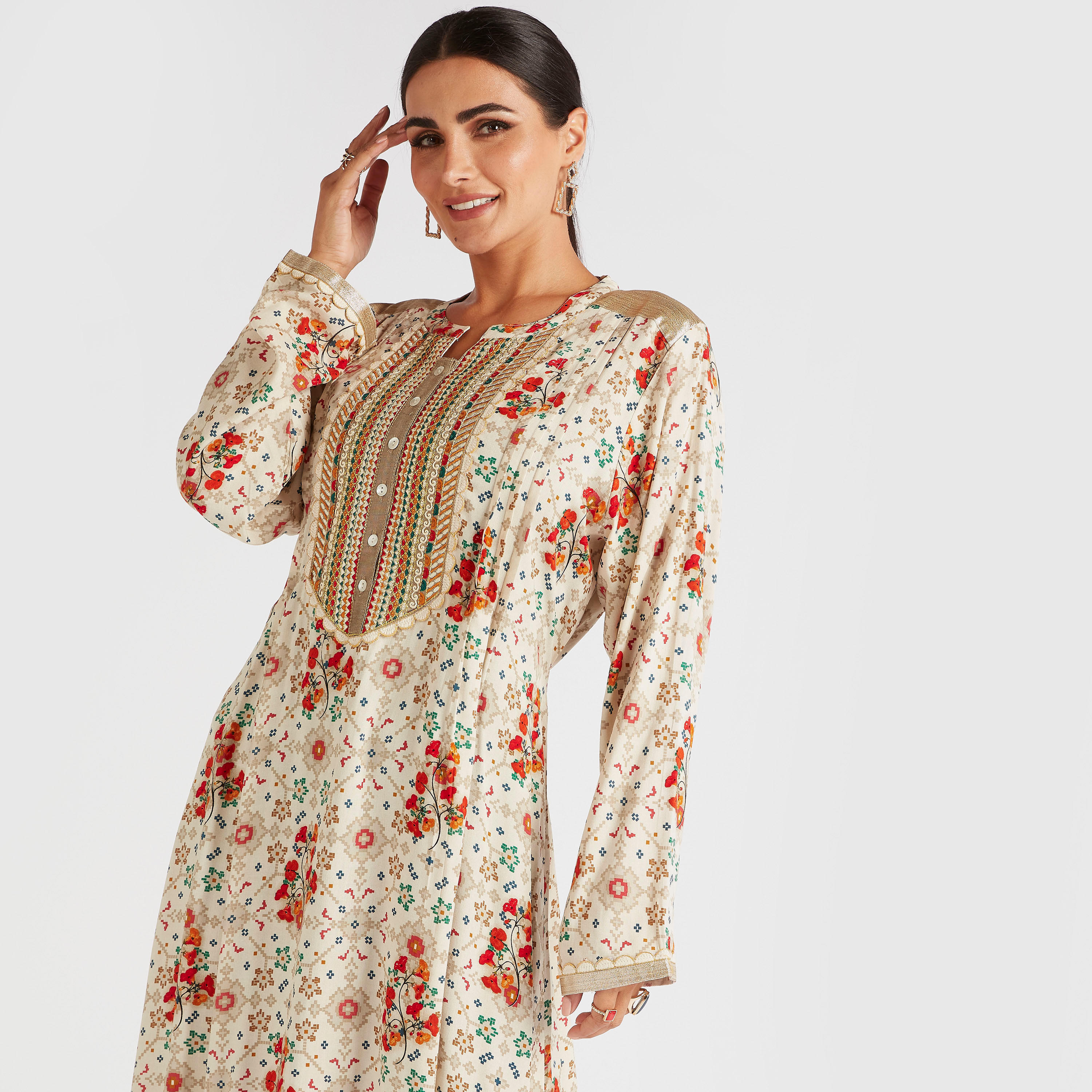 جلابية بتفاصيل منقوشة وطبعات-women-arabicclothing-abayas-image-2