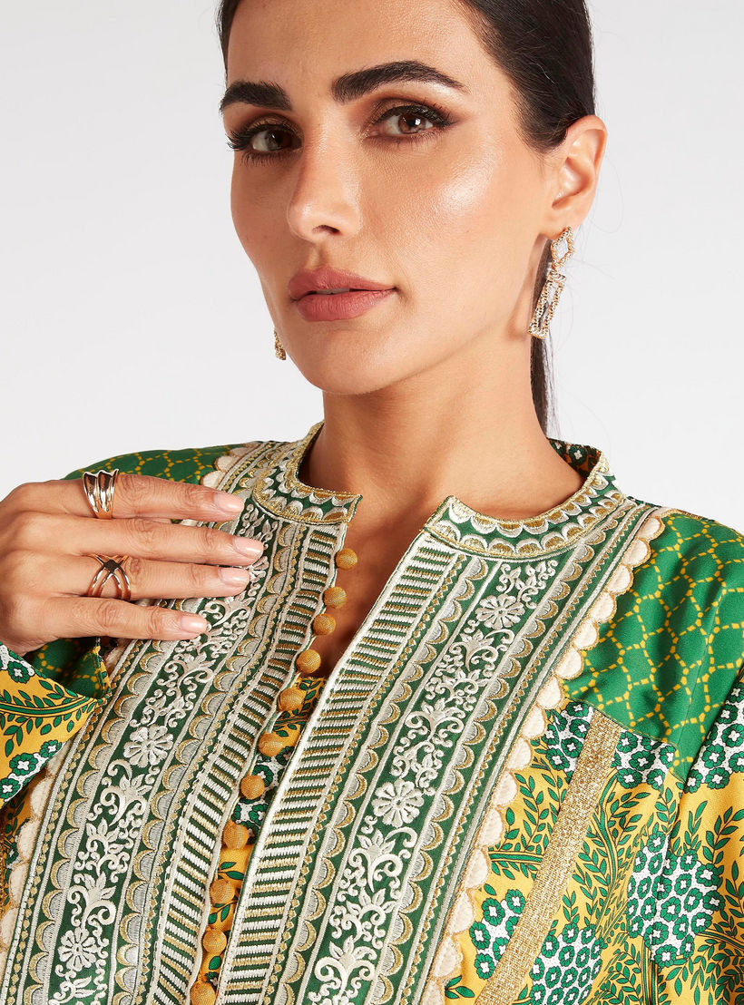 جلابية بطبعات وتفاصيل مطرزة وحزام ربط من عبايات-women-arabicclothing-abayas-image-3