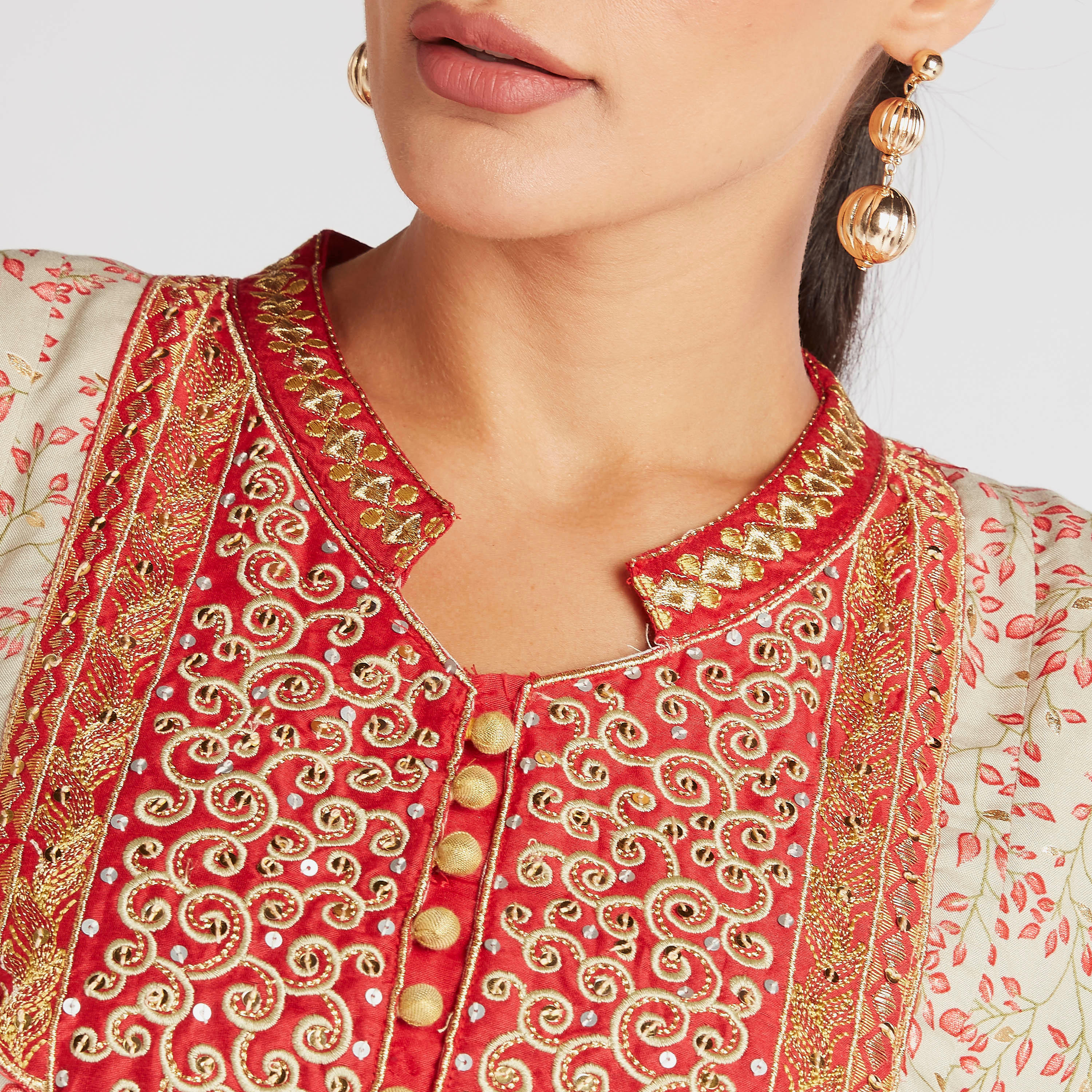 جلابية بطبعاتوتفاصيل مطرزة-women-arabicclothing-abayas-image-6