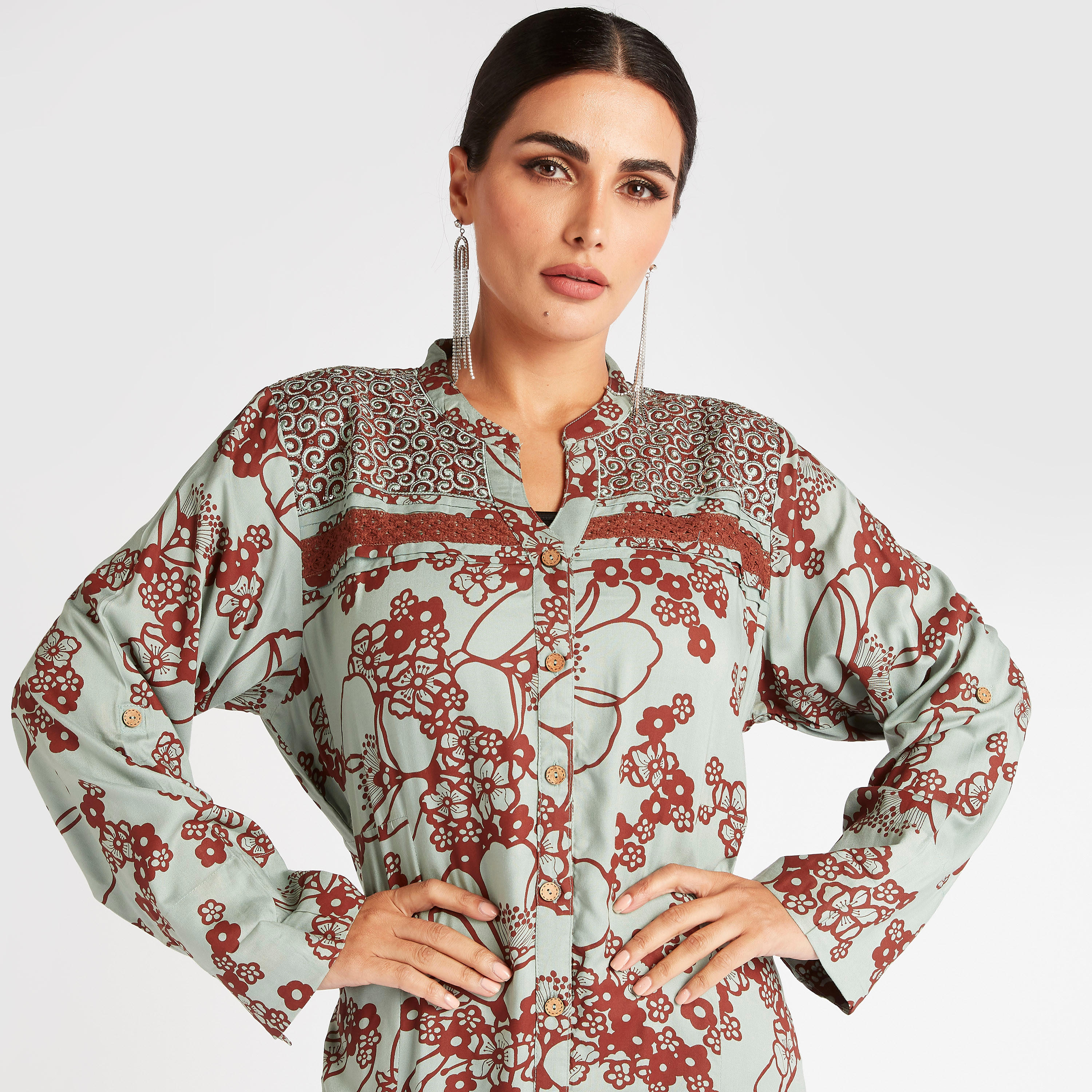 جلابية مطرزة بالزهور وطبعات أزهار-women-arabicclothing-abayas-image-2
