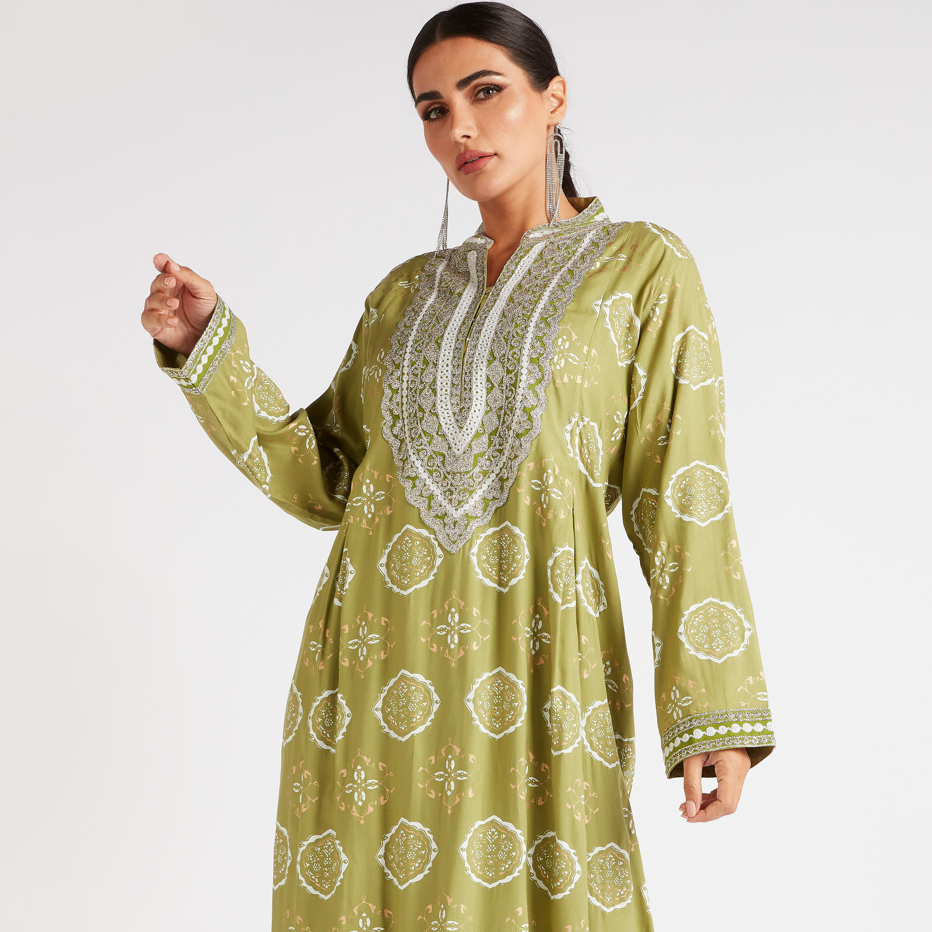جلابية منقوشة بياقة مطرزة-women-arabicclothing-abayas-image-3