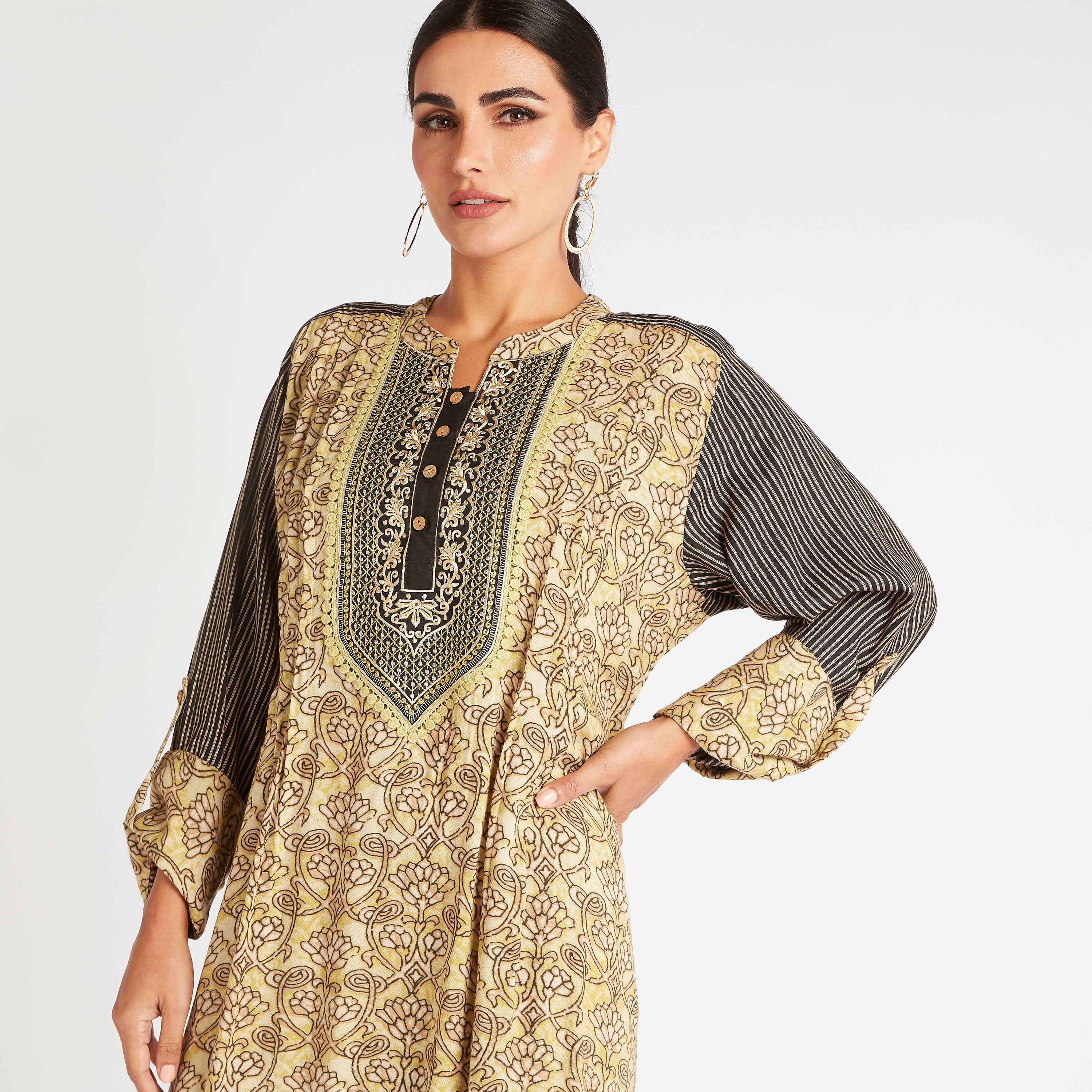 جلابية بطبعات أزهار وأكمام مخططة ياقة مطرزة-women-arabicclothing-abayas-image-6