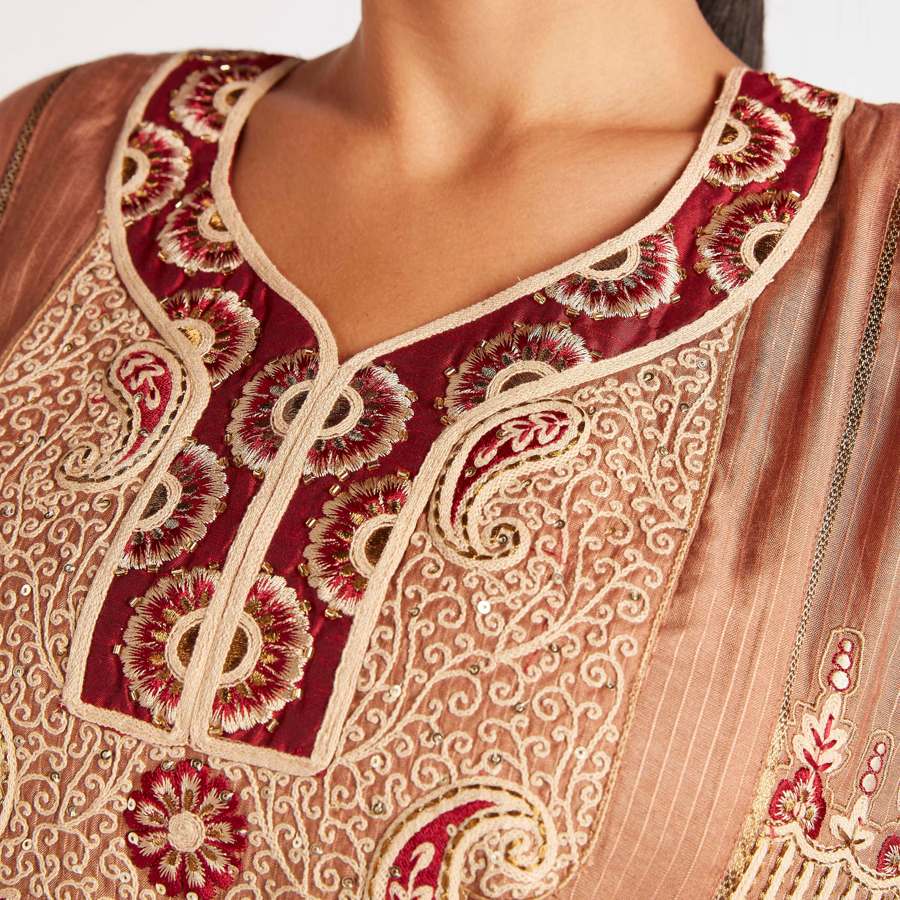 جلابية مخطّطة مع يوكي مطرز من هارليكوين-women-arabicclothing-abayas-image-5
