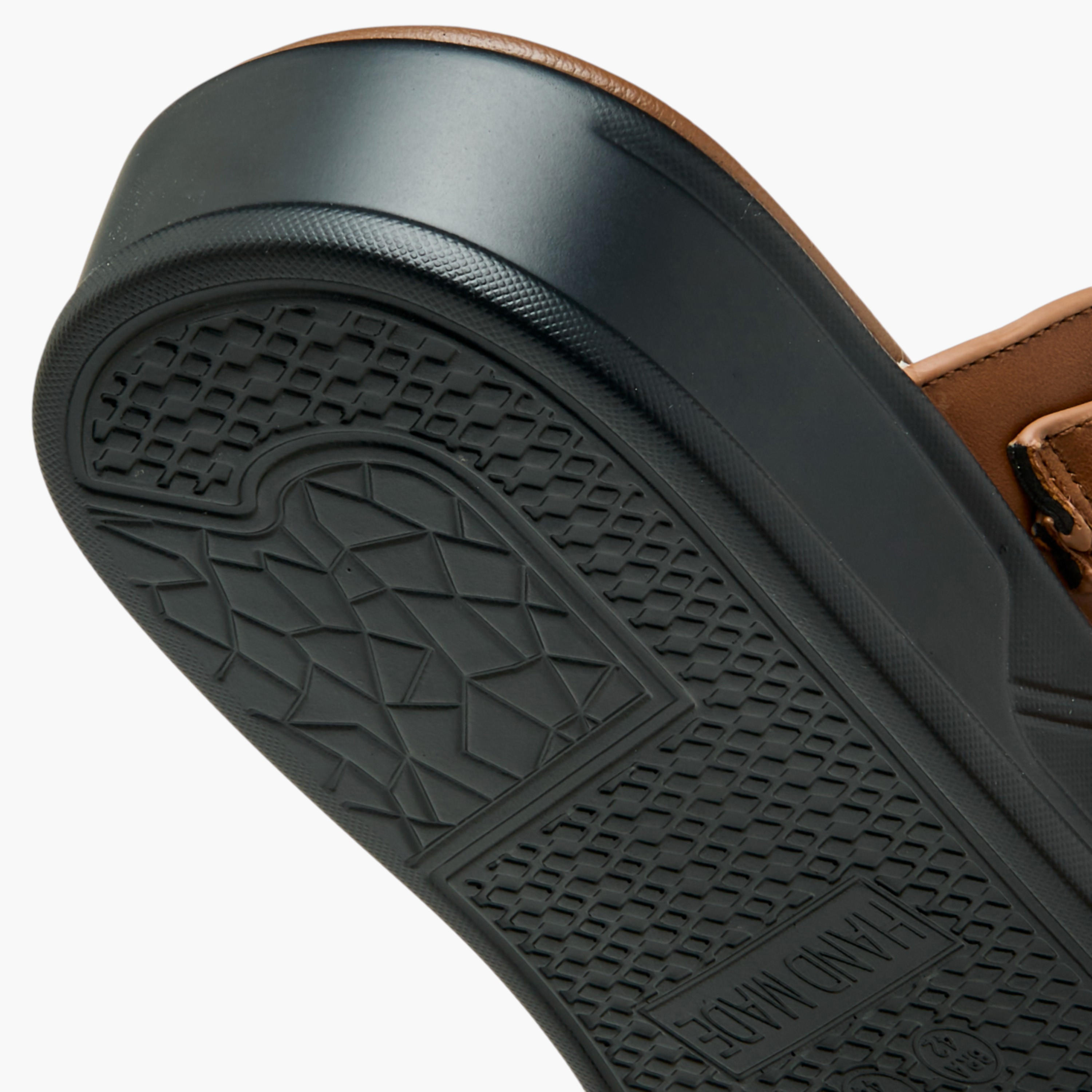 صندل عربي سهل الارتداء بارز الملمس بإصبع من إل أو إل من شو إكسبريس-men-shoes-sandals-image-6