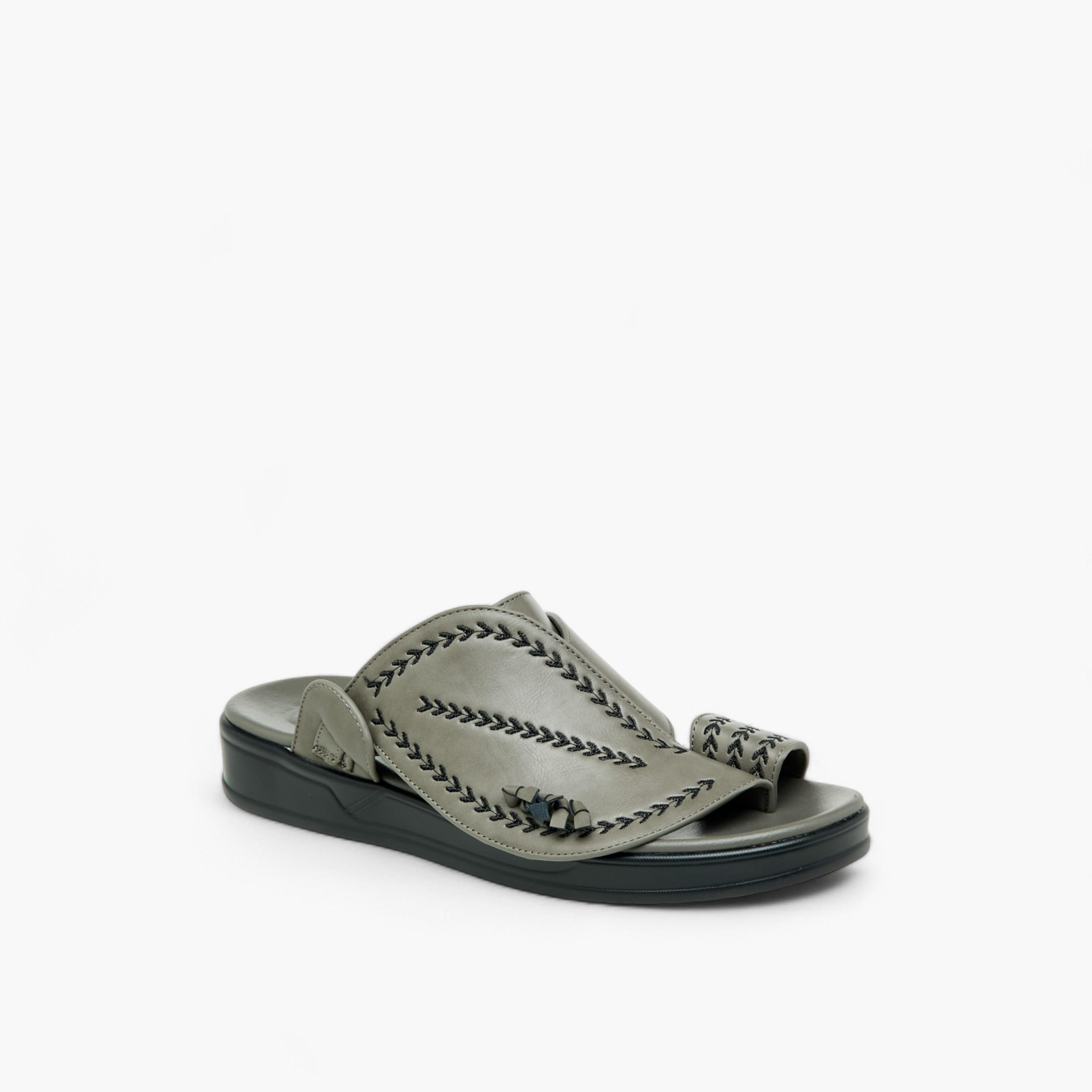صندل عربي سهل الارتداء مطرز بإصبع من إل أو إل من شو إكسبريس-men-shoes-sandals-image-2