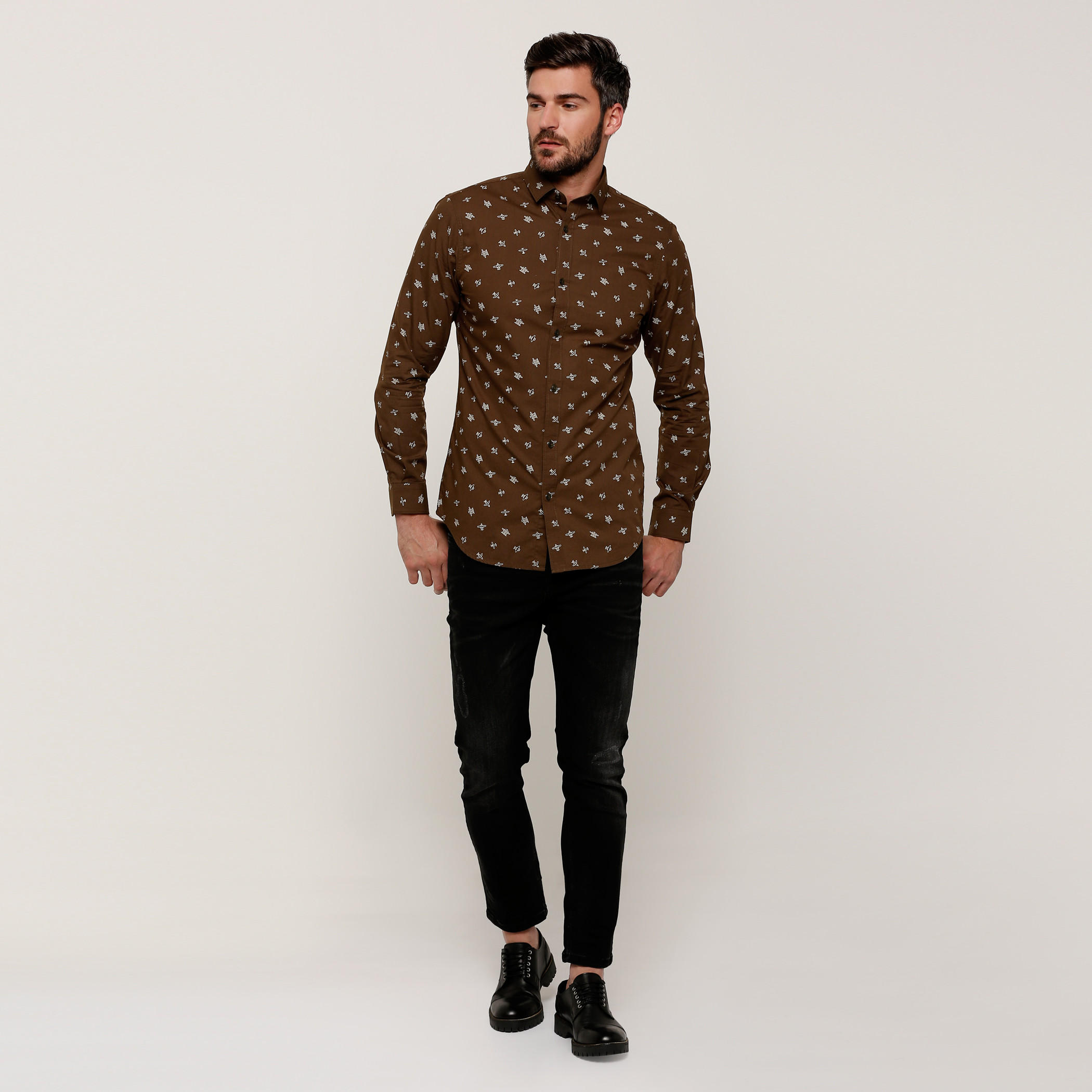 قميص بأكمام طويلة وأزرار مع طبعات-men-clothing-shirts-image-1