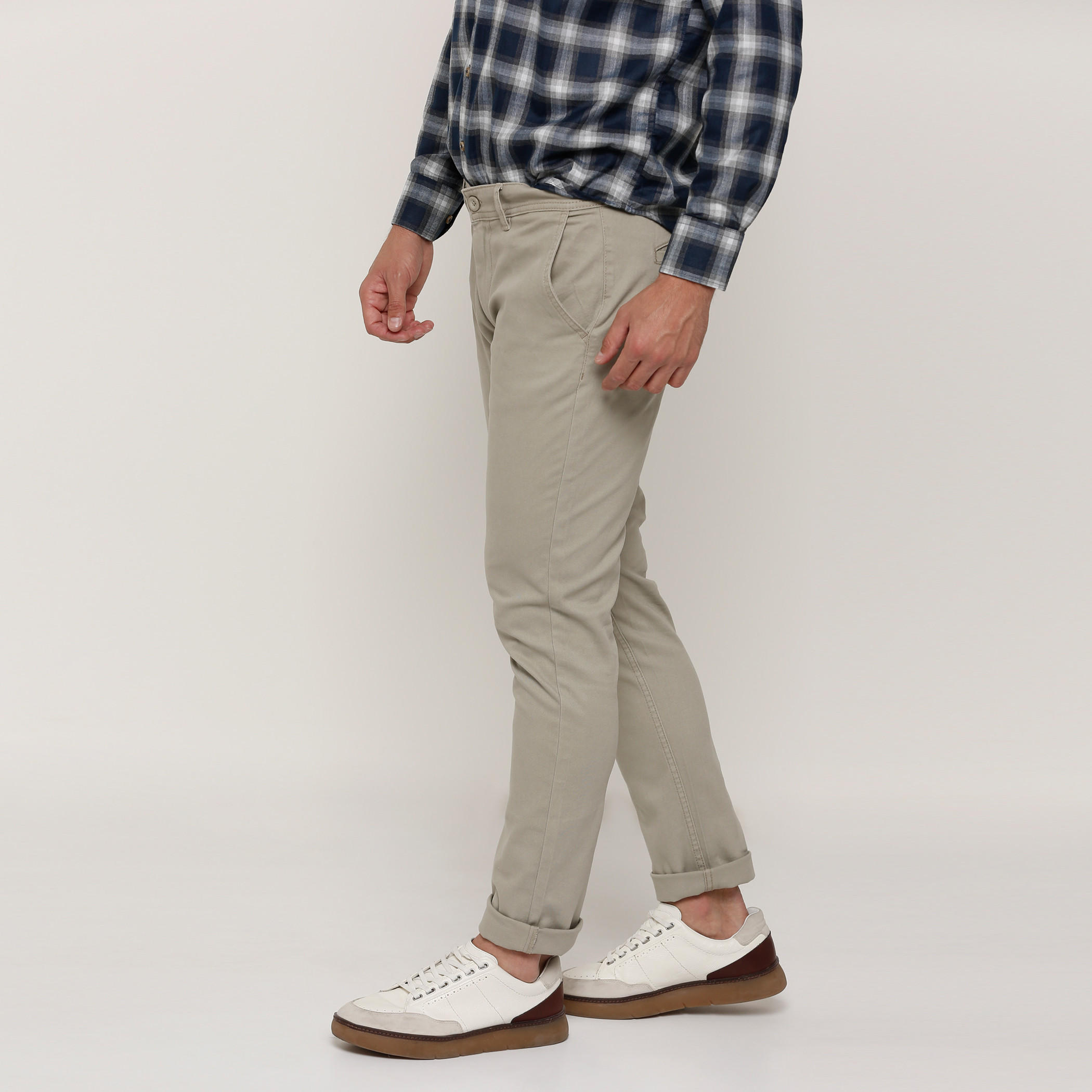 بنطال طويل بأزرار وجيوب-men-clothing-bottoms-trousersandchinos-trousers-image-3