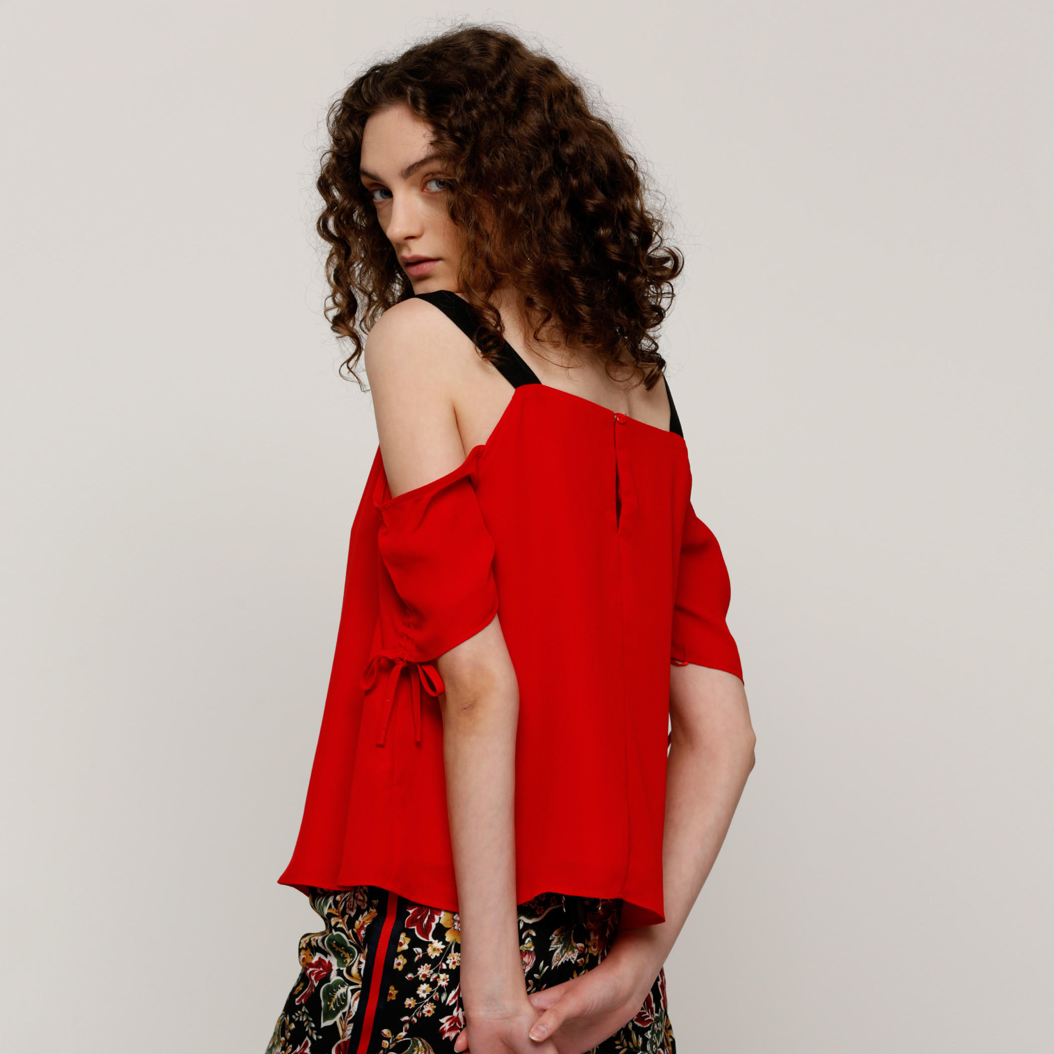 بلوزة بأكتاف مكشوفة ورباط مع مشبك إغلاق ناعم-women-clothing-shirtsandblouses-blouses-image-2