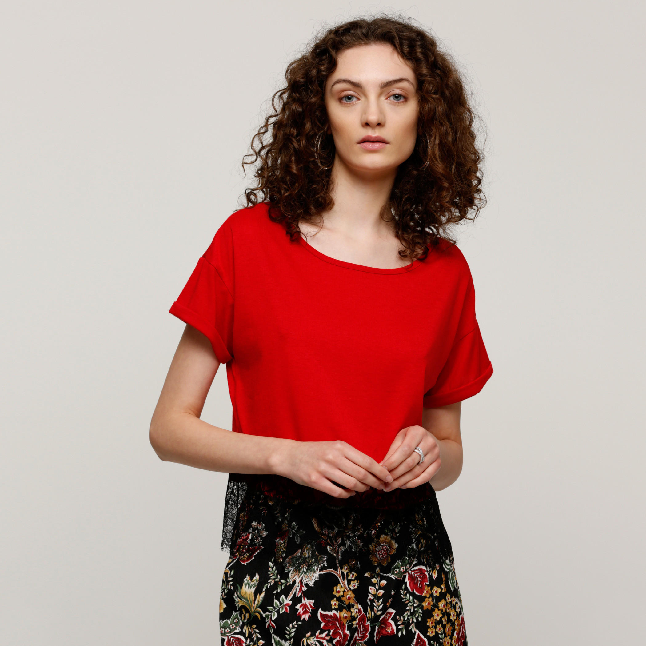 بلوزة بياقة مستديرة مع تفاصيل دانتيل-women-clothing-shirtsandblouses-blouses-image-5