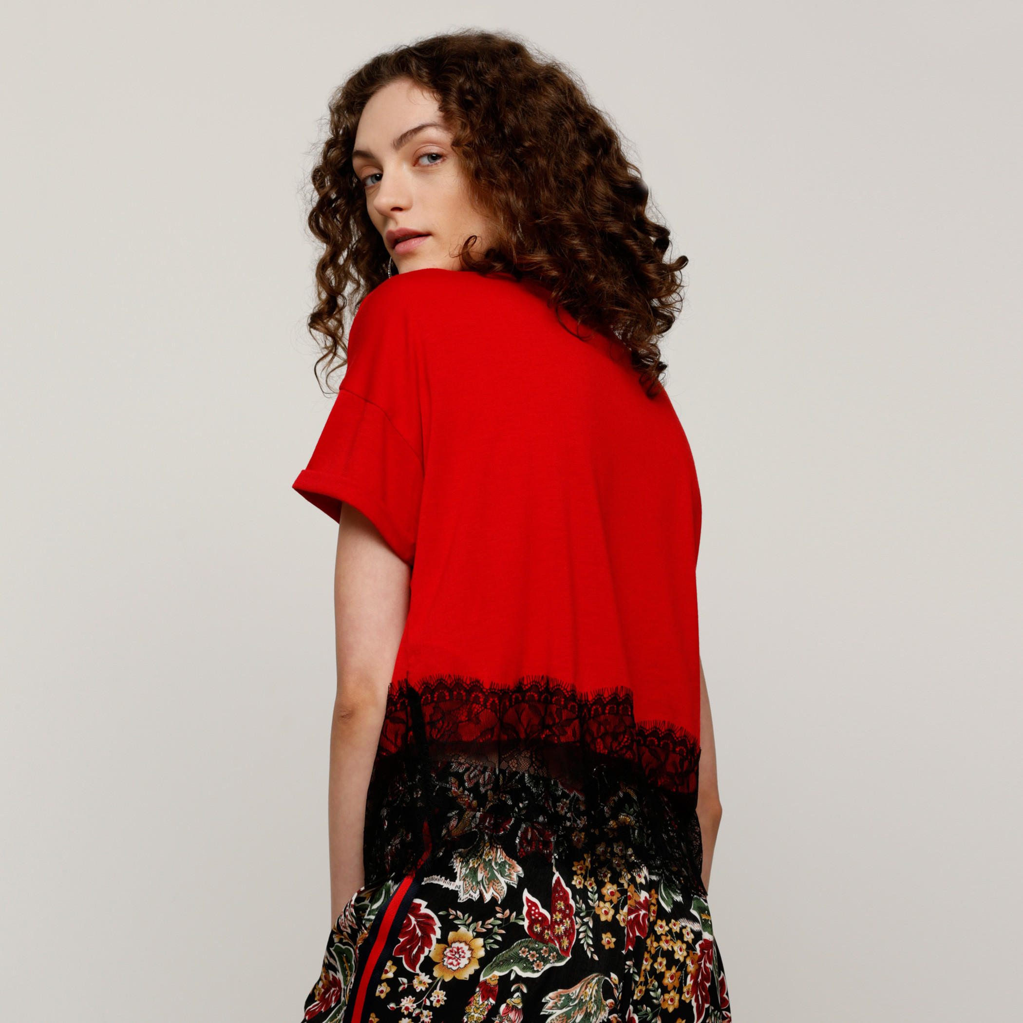 بلوزة بياقة مستديرة مع تفاصيل دانتيل-women-clothing-shirtsandblouses-blouses-image-4