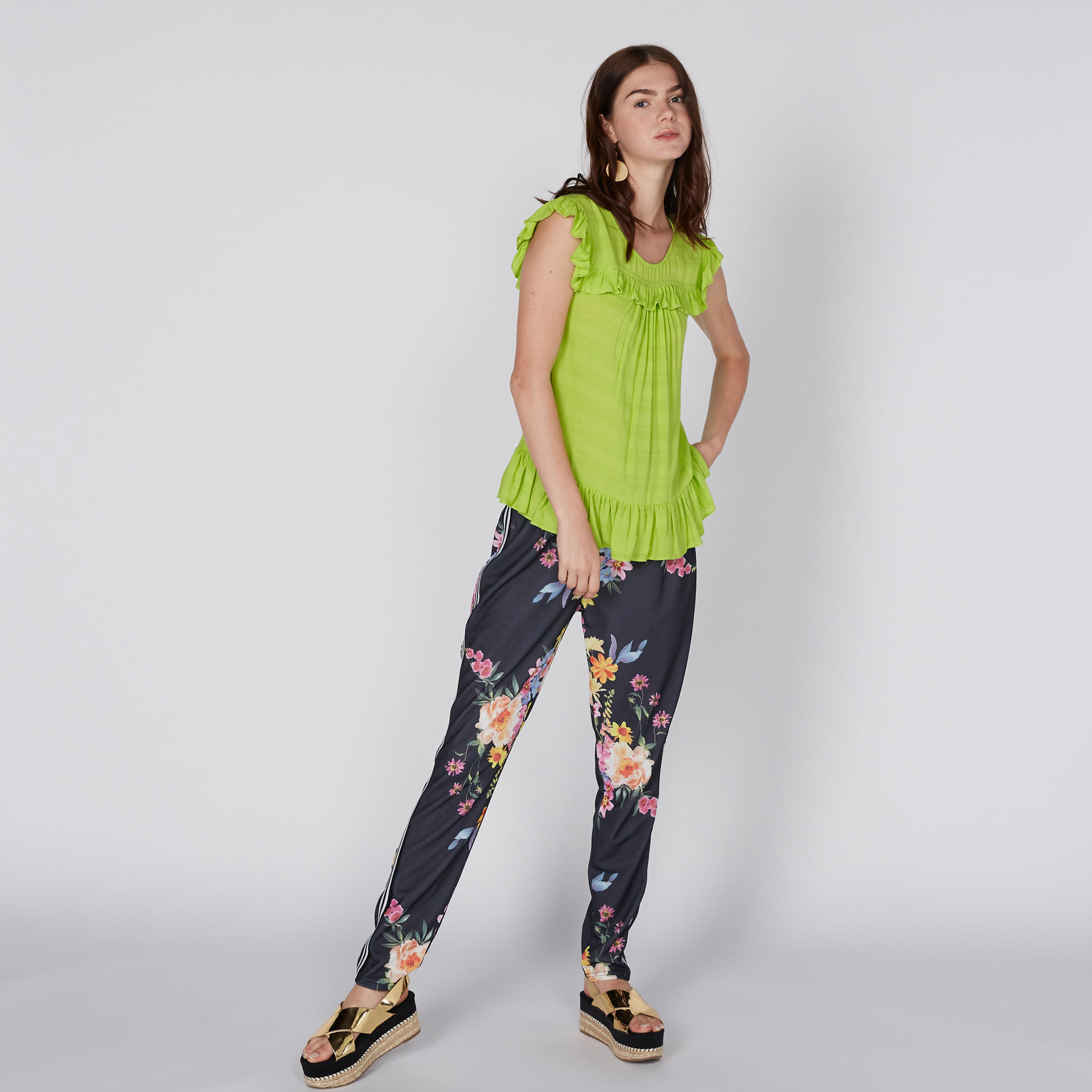 Sleeveless Top with V-Neck and Ruffle Detail-women-clothing-shirtsandblouses-blouses-image-4