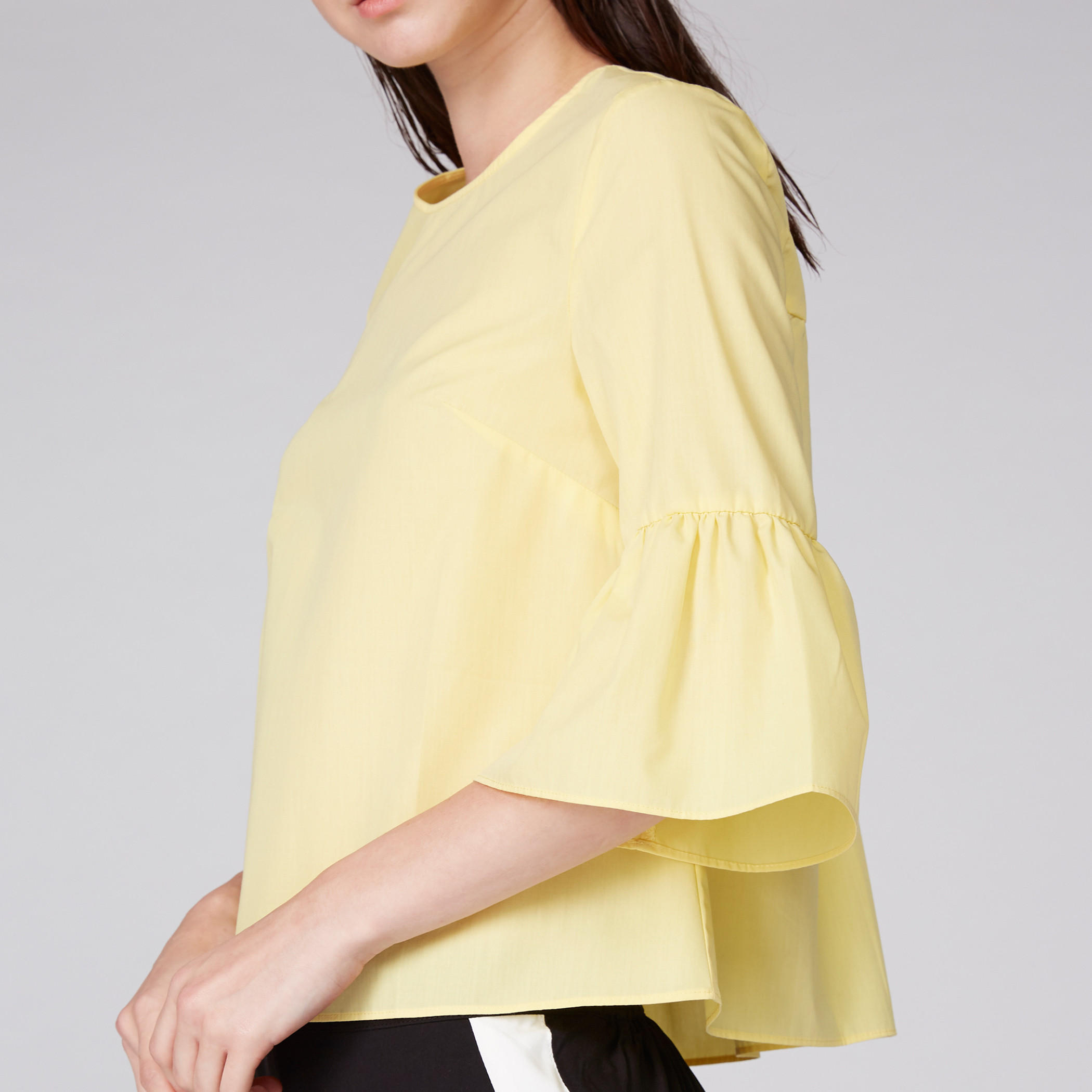 بلوزة بياقة مستديرة وأكمام 3/4 مع تفاصيل كشكش-women-clothing-shirtsandblouses-blouses-image-3