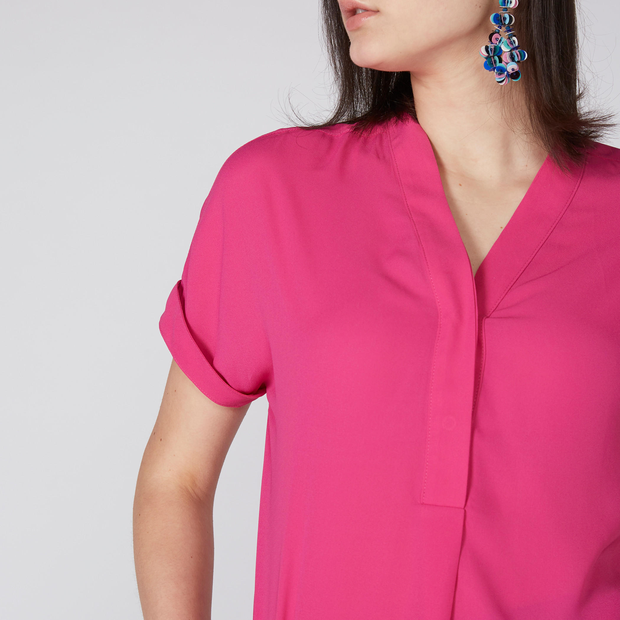 بلوزة بياقة V وأكمام قصيرة-women-clothing-shirtsandblouses-blouses-image-2