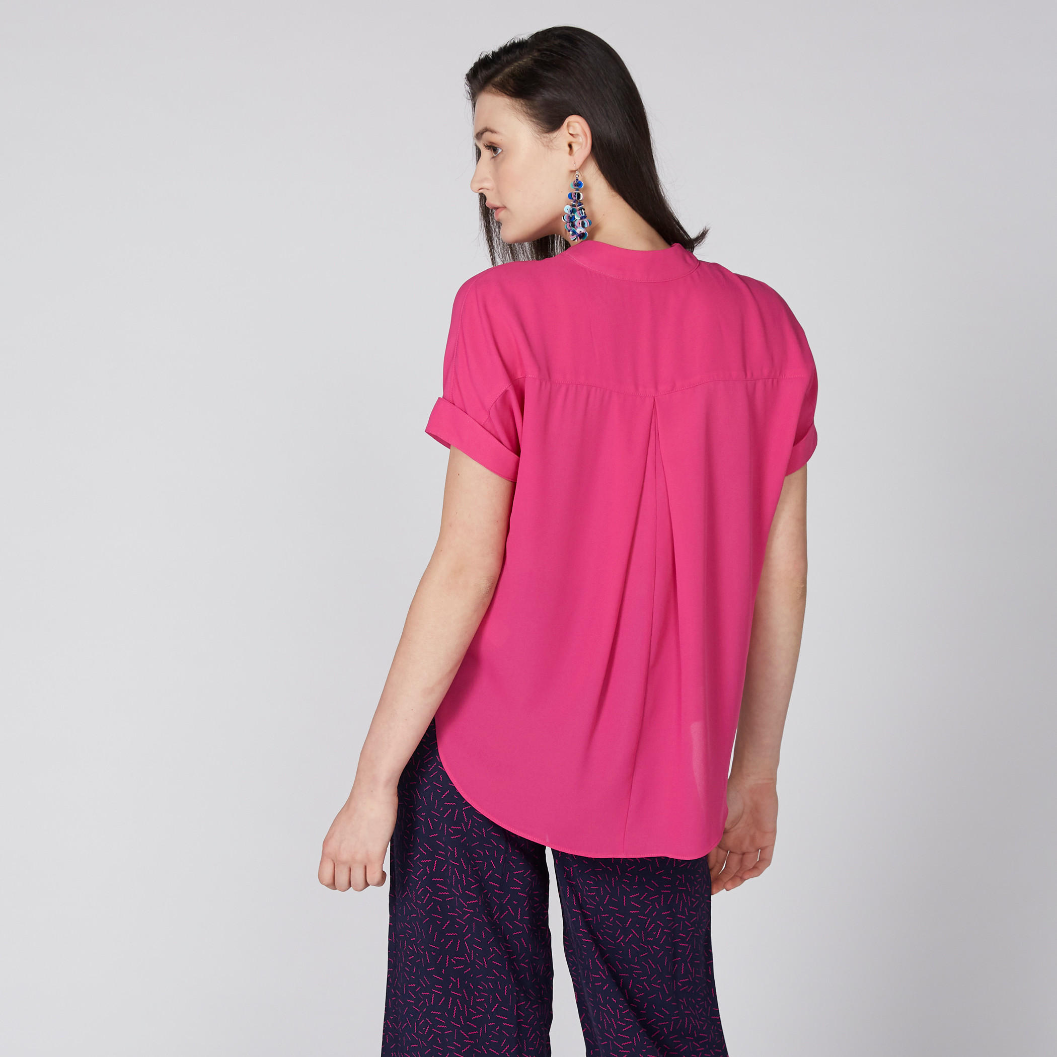 بلوزة بياقة V وأكمام قصيرة-women-clothing-shirtsandblouses-blouses-image-4