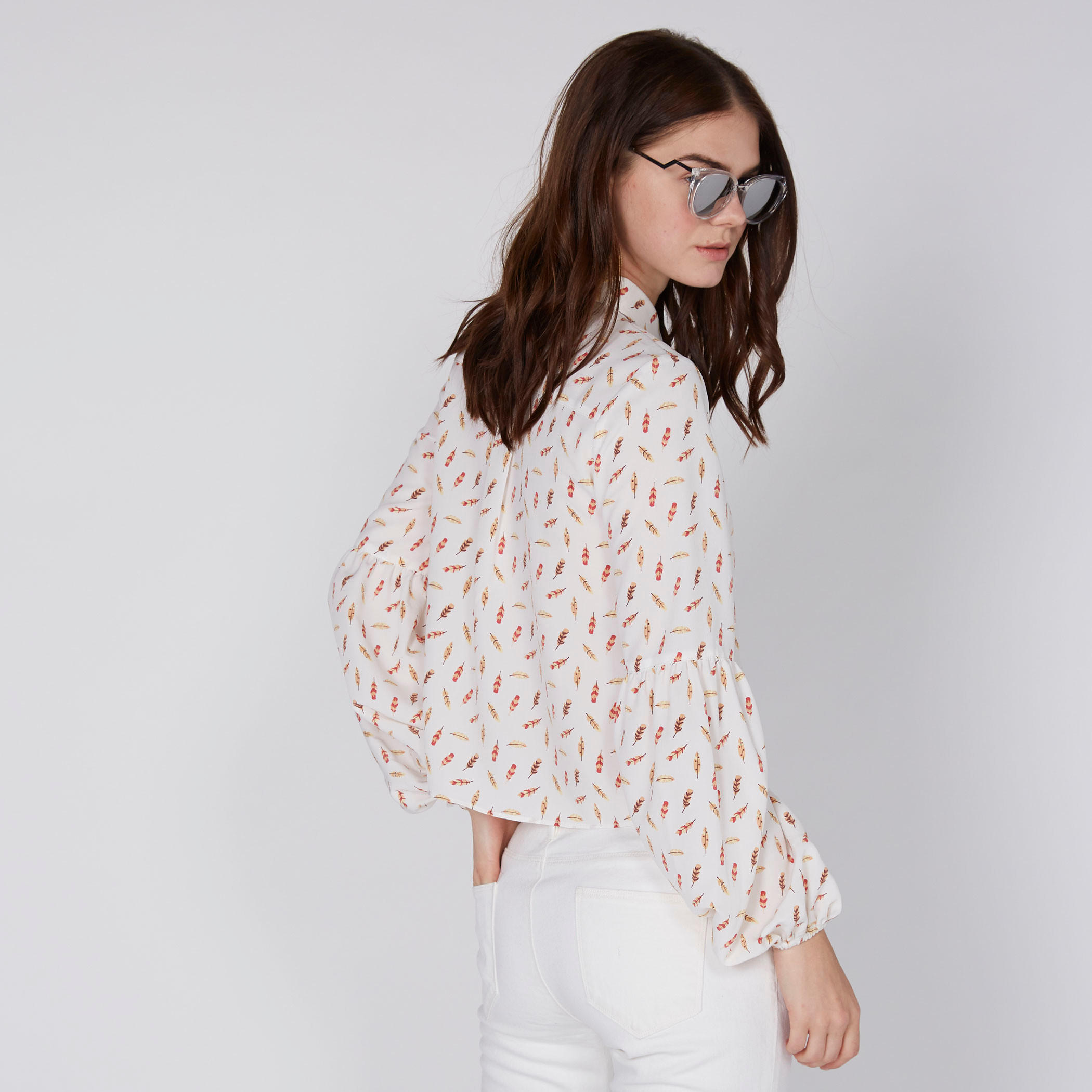 بلوزة قصيرة ومنسوجة بأكمام واسعة وطبعات-women-clothing-shirtsandblouses-blouses-image-3