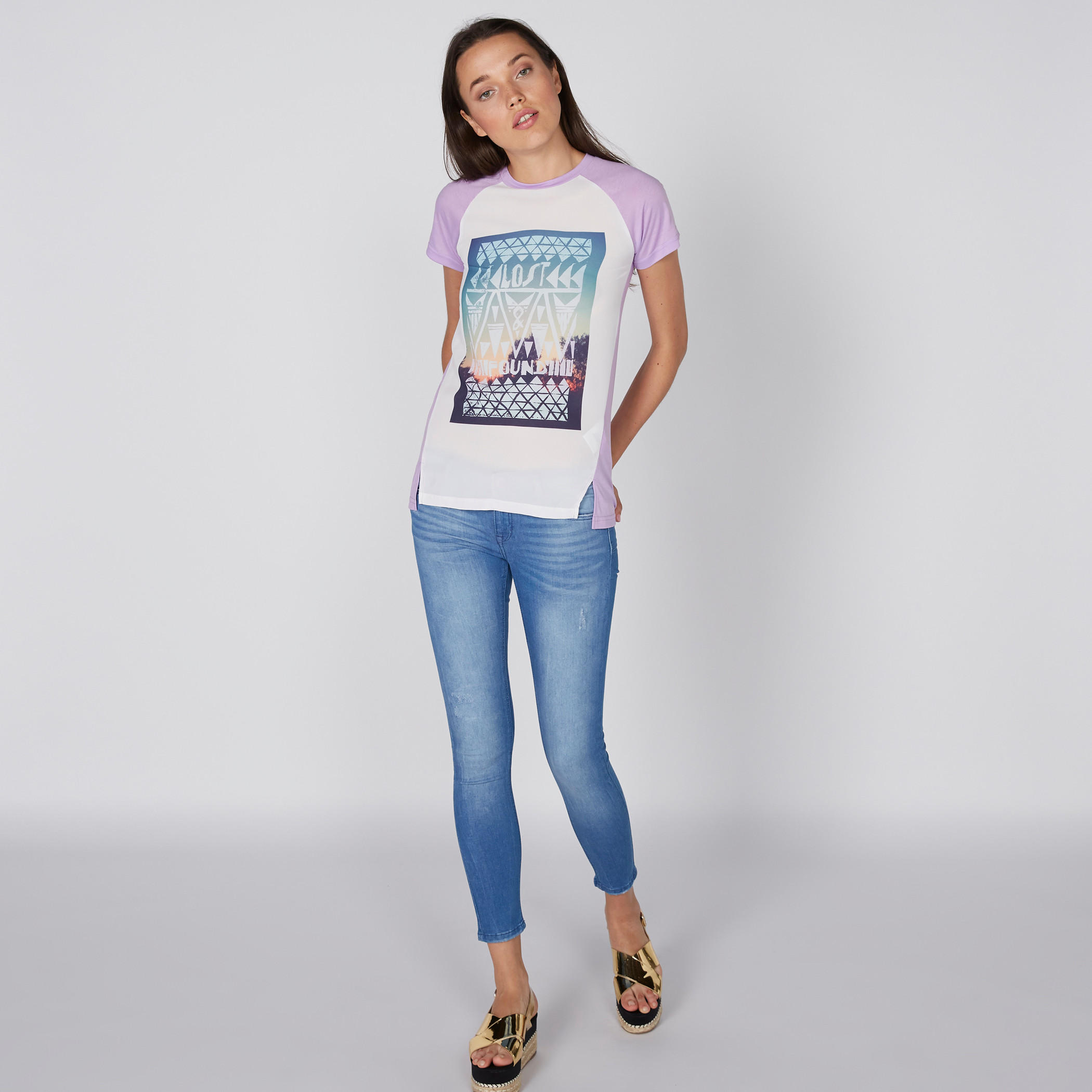 تيشيرت بأكمام مغايرة وطبعات-women-clothing-tshirts-image-1