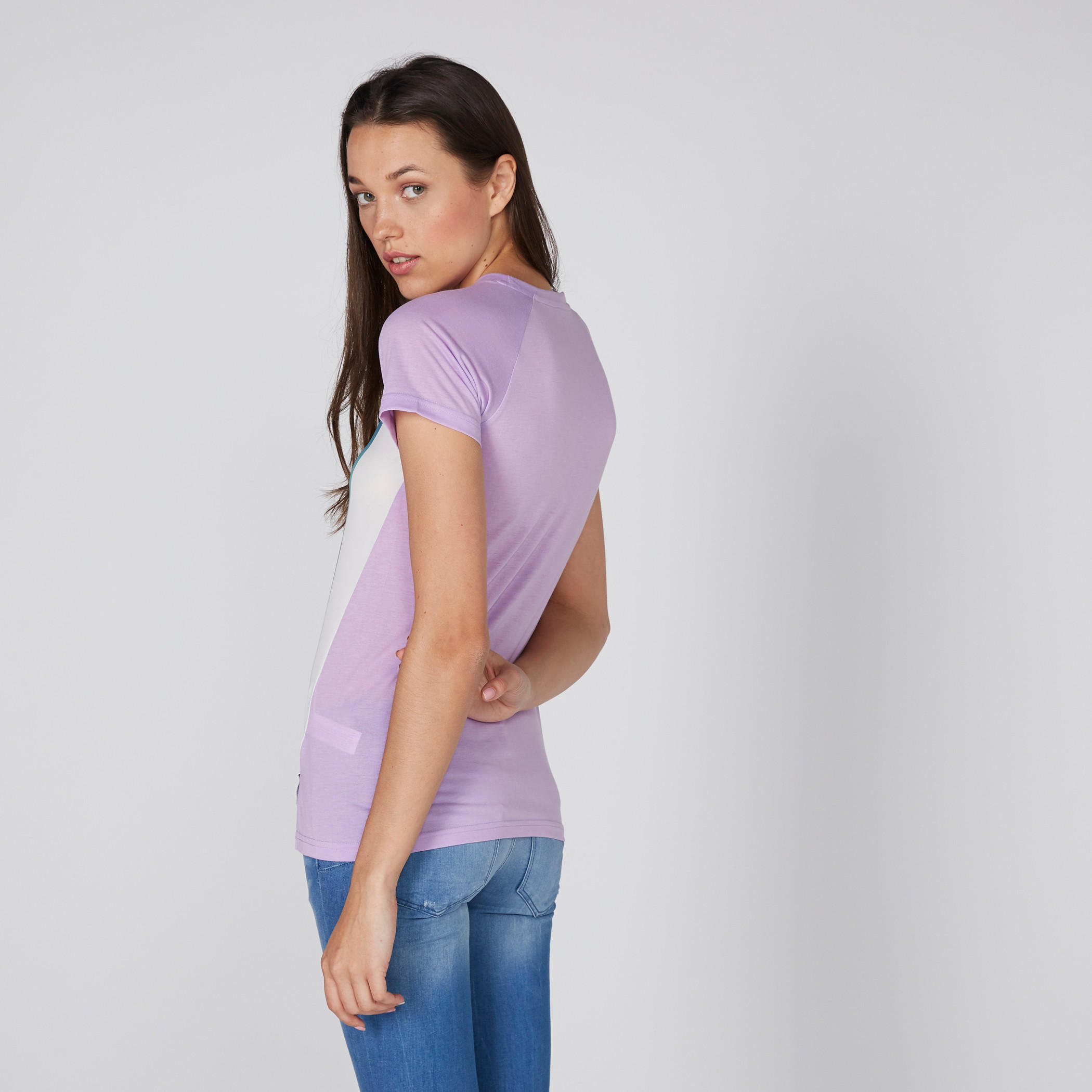 تيشيرت بأكمام مغايرة وطبعات-women-clothing-tshirts-image-4