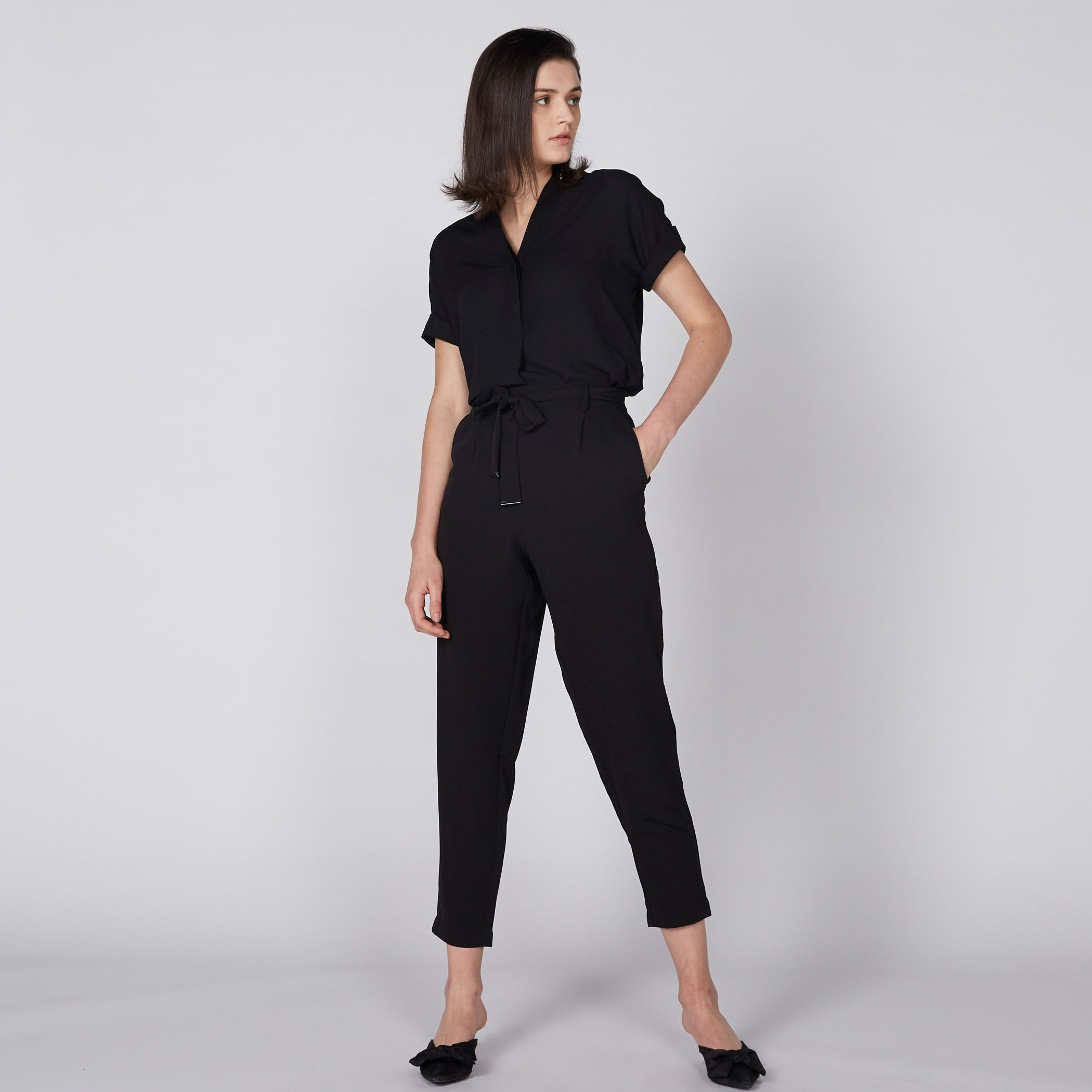 بنطال قصير برباط إغلاق وجيوب-women-clothing-bottoms-trousers-image-2