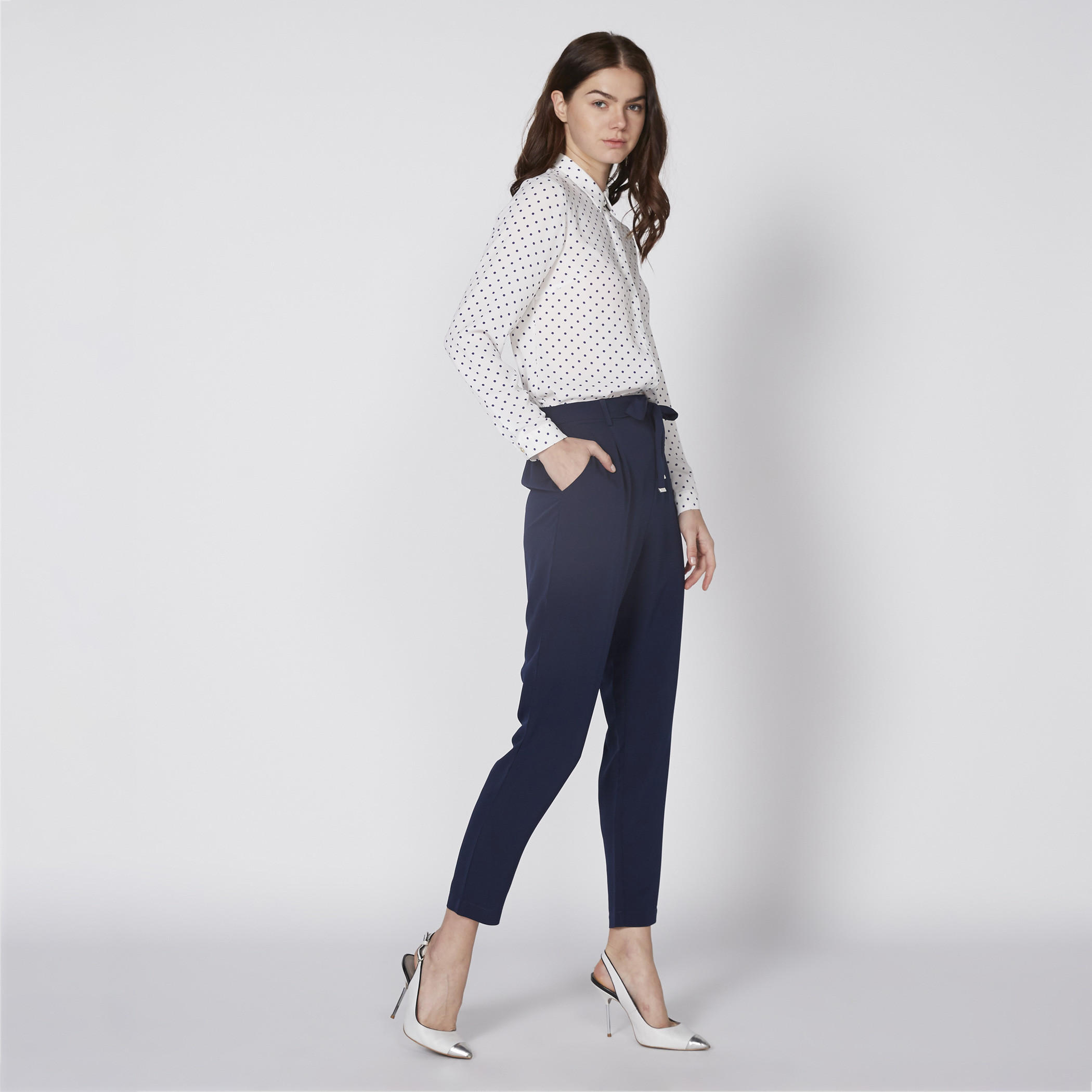 بنطال طويل برباط وجيوب-women-clothing-bottoms-trousers-image-2