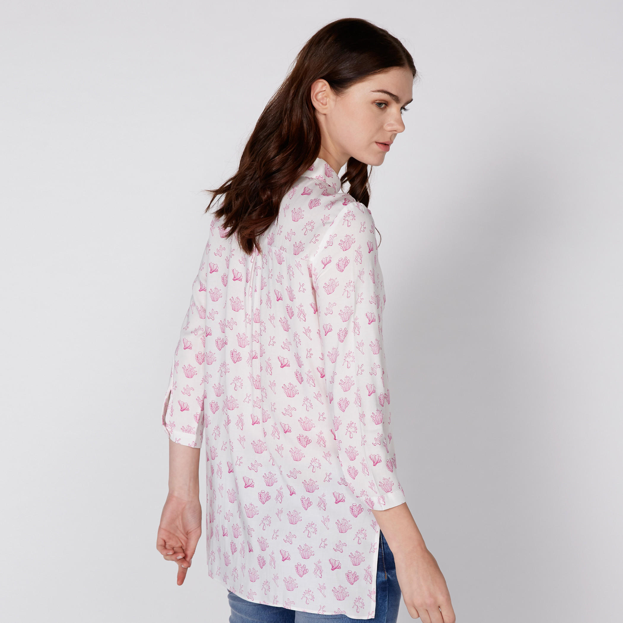 قميص بحوّاف غير مستوية وطبعات-women-clothing-shirtsandblouses-shirts-image-1
