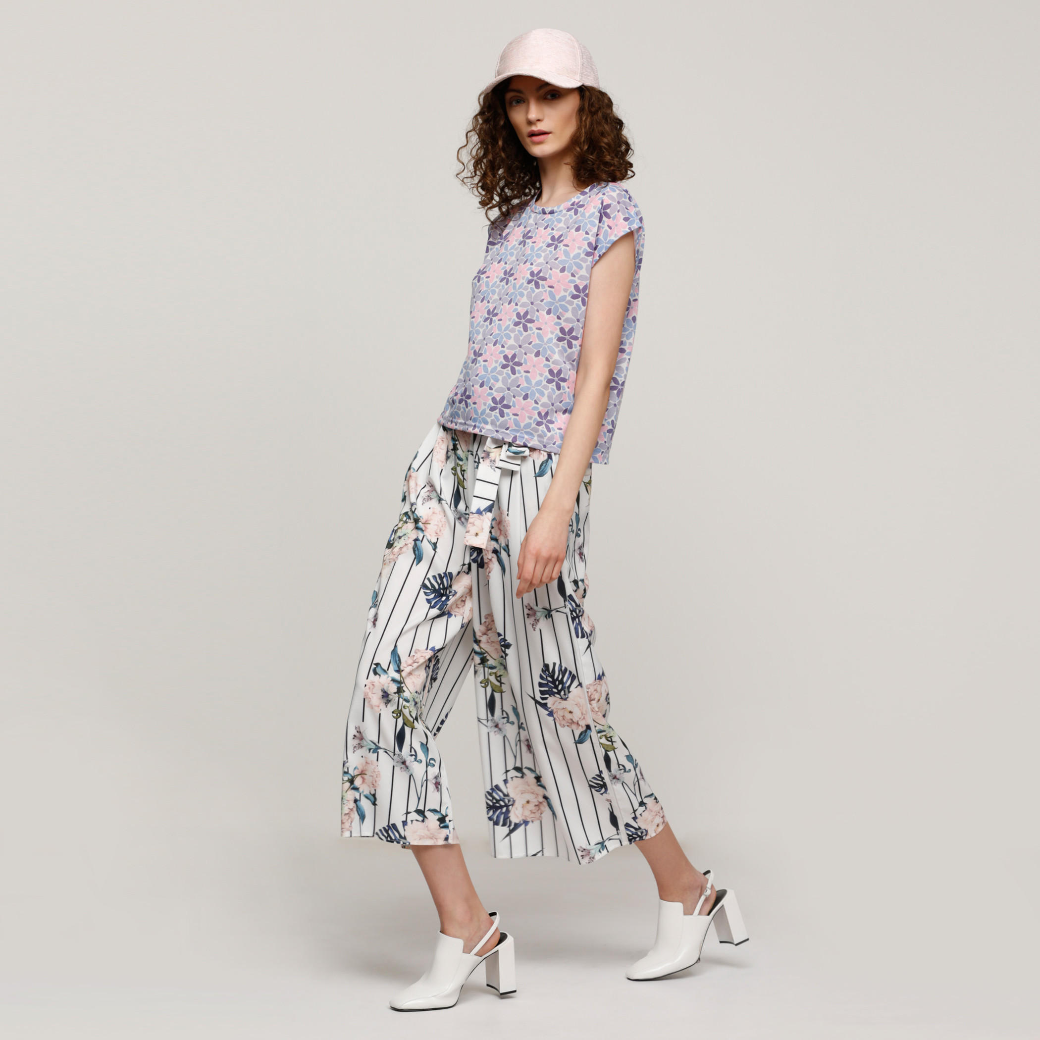 بلوزة بياقة مستديرة وطبعات-women-clothing-tshirts-image-1