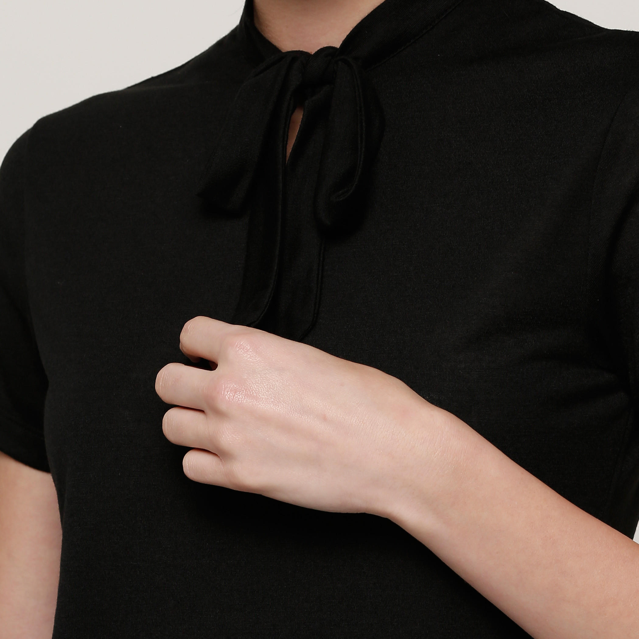 بلوزة بأكمام قصيرة ورباط-women-clothing-shirtsandblouses-blouses-image-4