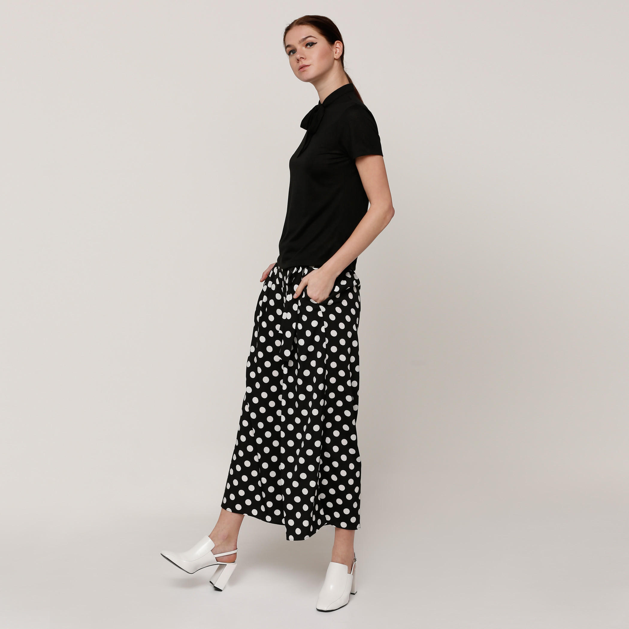 بلوزة بأكمام قصيرة ورباط-women-clothing-shirtsandblouses-blouses-image-5