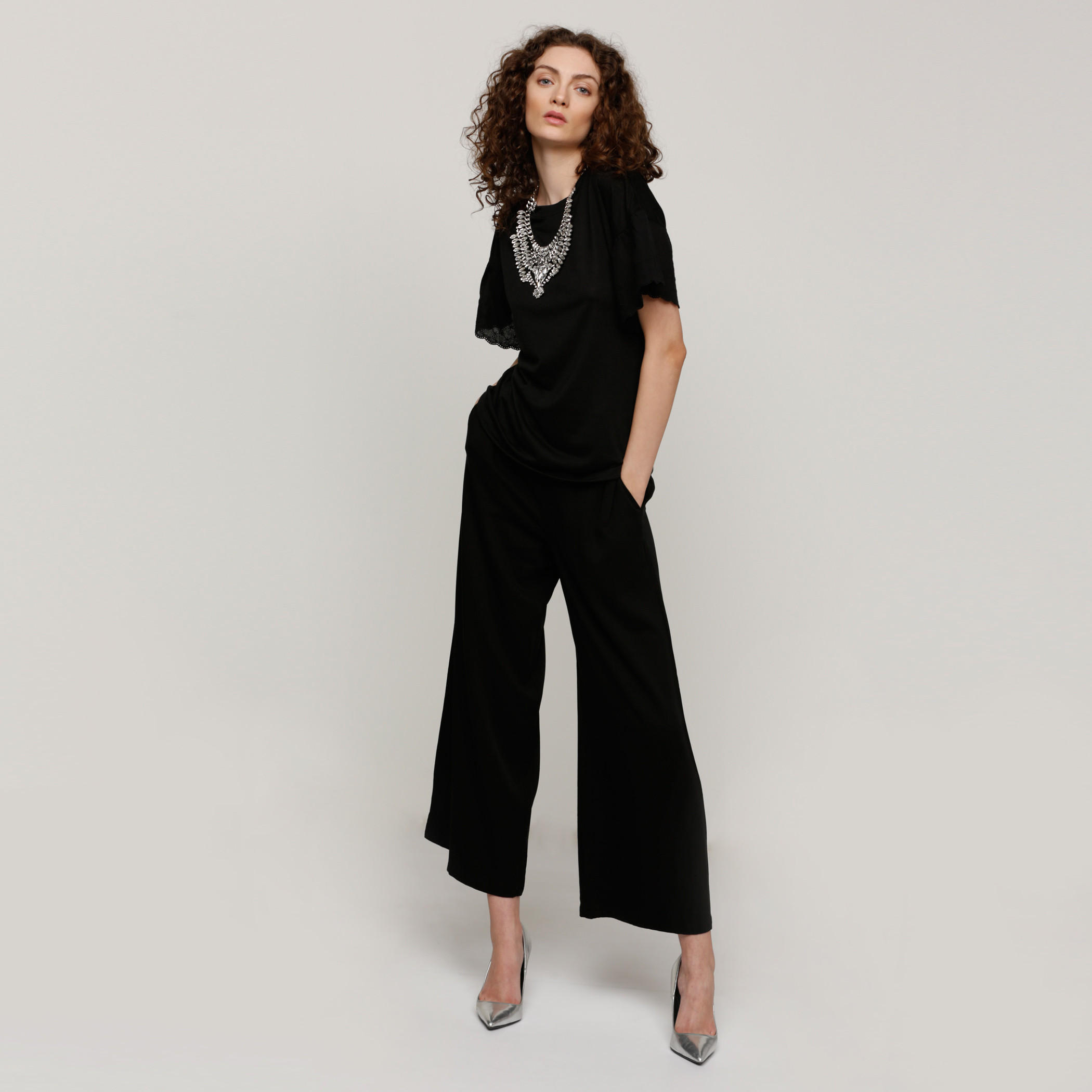 بلوزة بياقة مستديرة وأكمام قصيرة-women-clothing-shirtsandblouses-blouses-image-1