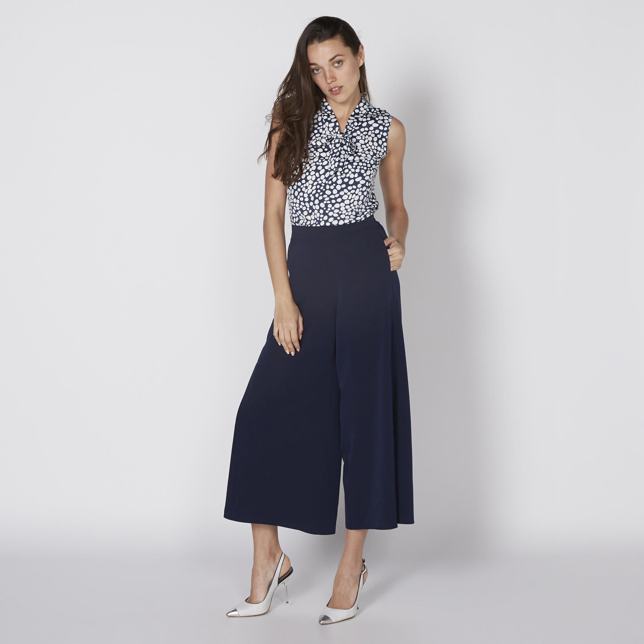 Pocket Detail Culottes with Elasticised Waistband and Slit-women-clothing-bottoms-trousers-image-2