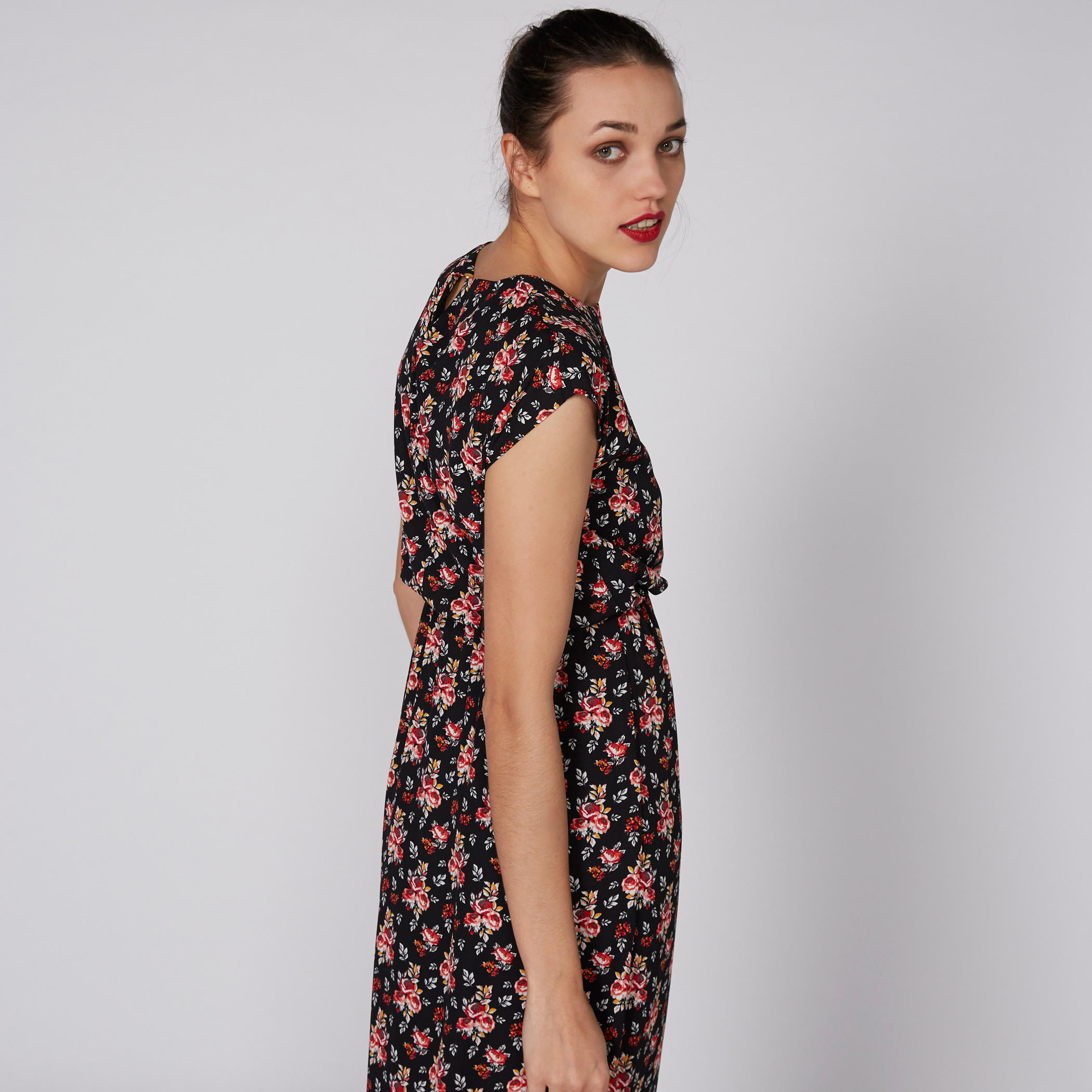 فستان ماكسي بطبعات وأكمام كاب-women-clothing-dresses-image-1