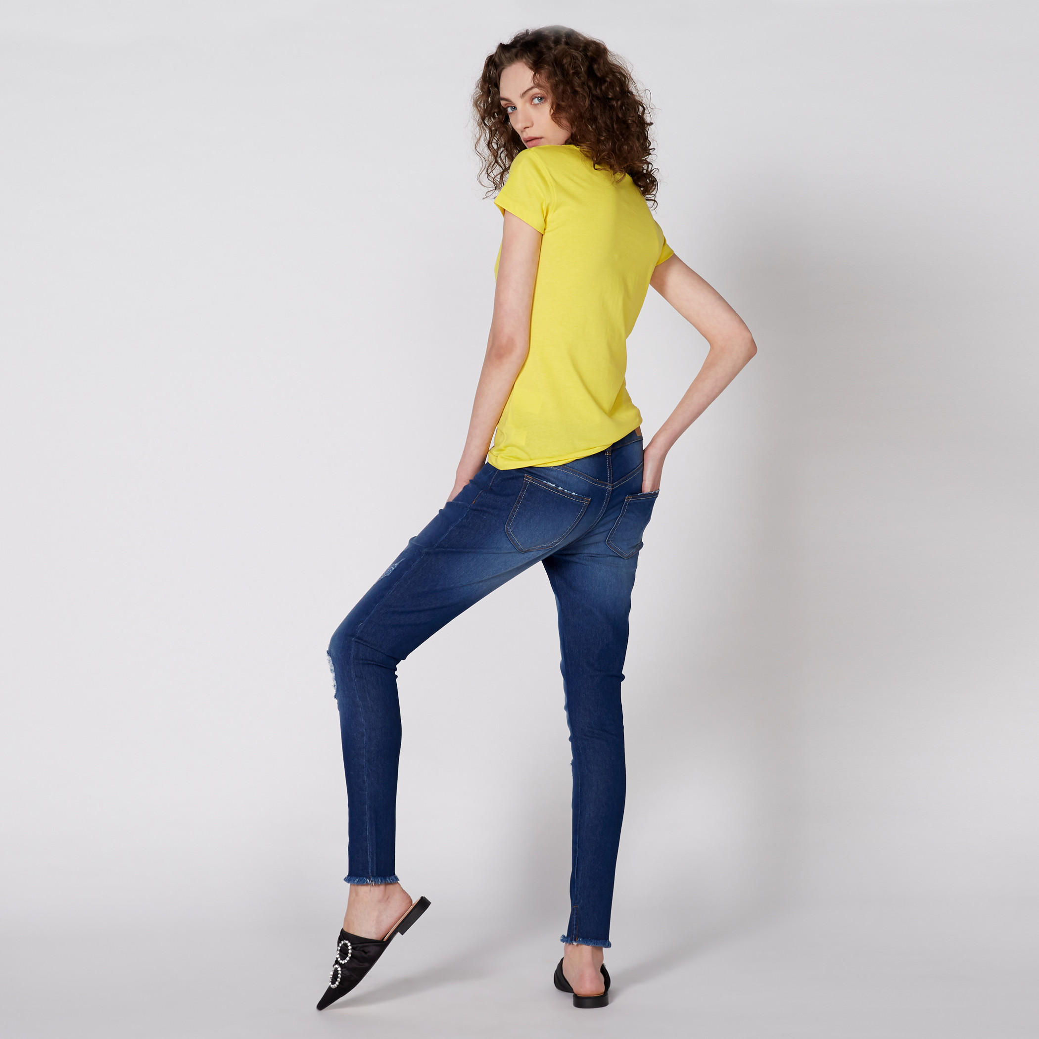 بنطال جينز طويل بتصميم ممزّق مع أزرار وشراشيب-women-clothing-bottoms-jeans-image-4