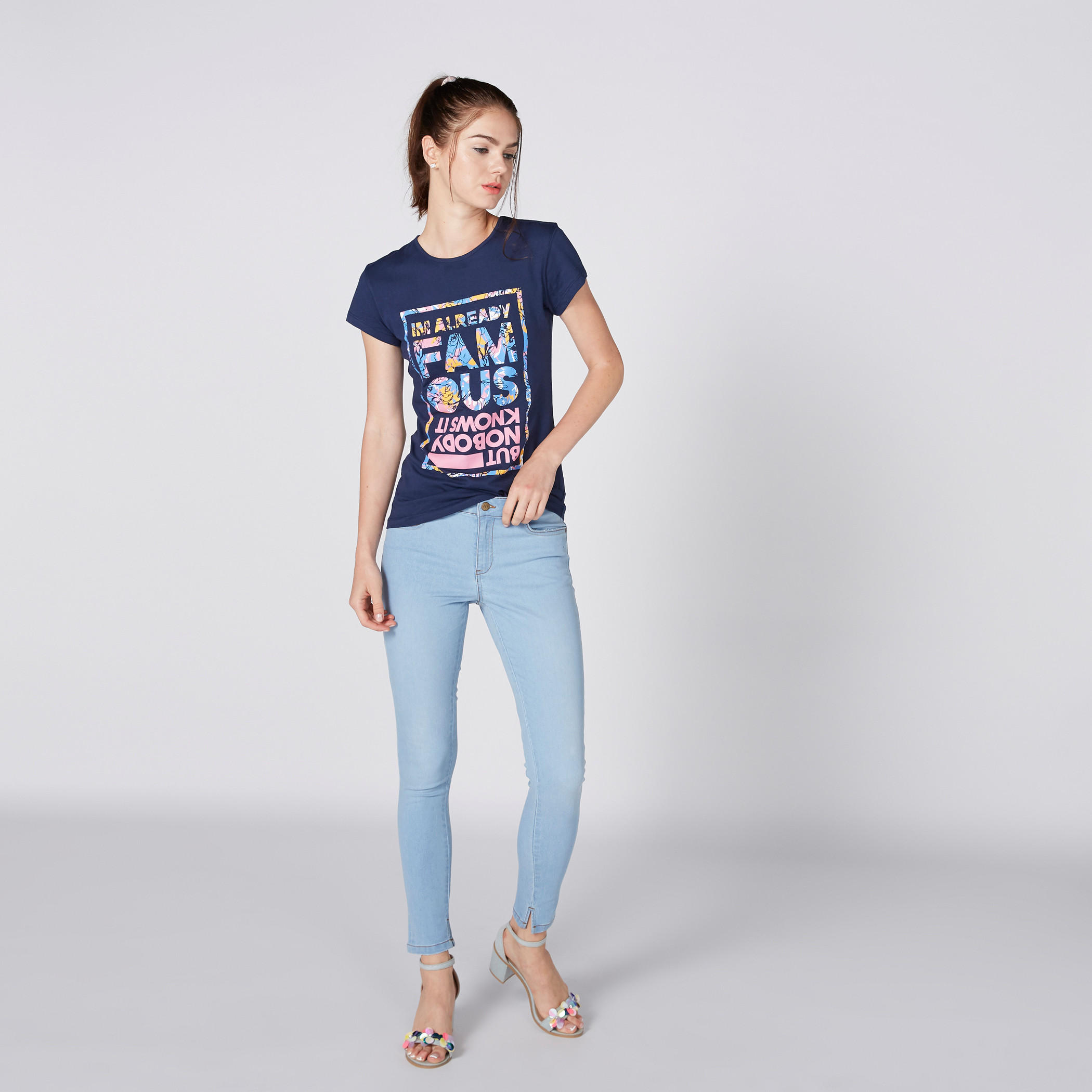 بِنطال جينز طويل بزر إغلاق وجيوب-women-clothing-bottoms-jeans-image-1