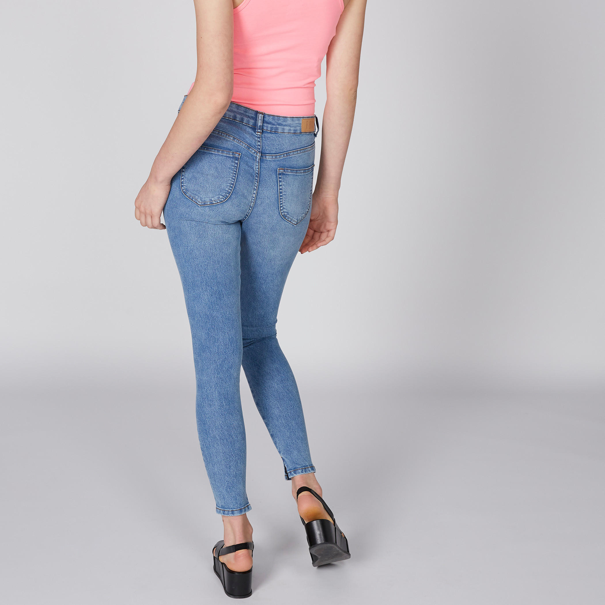 بنطال جينز طويل بزر إغلاق وجيوب-women-clothing-bottoms-jeans-image-5