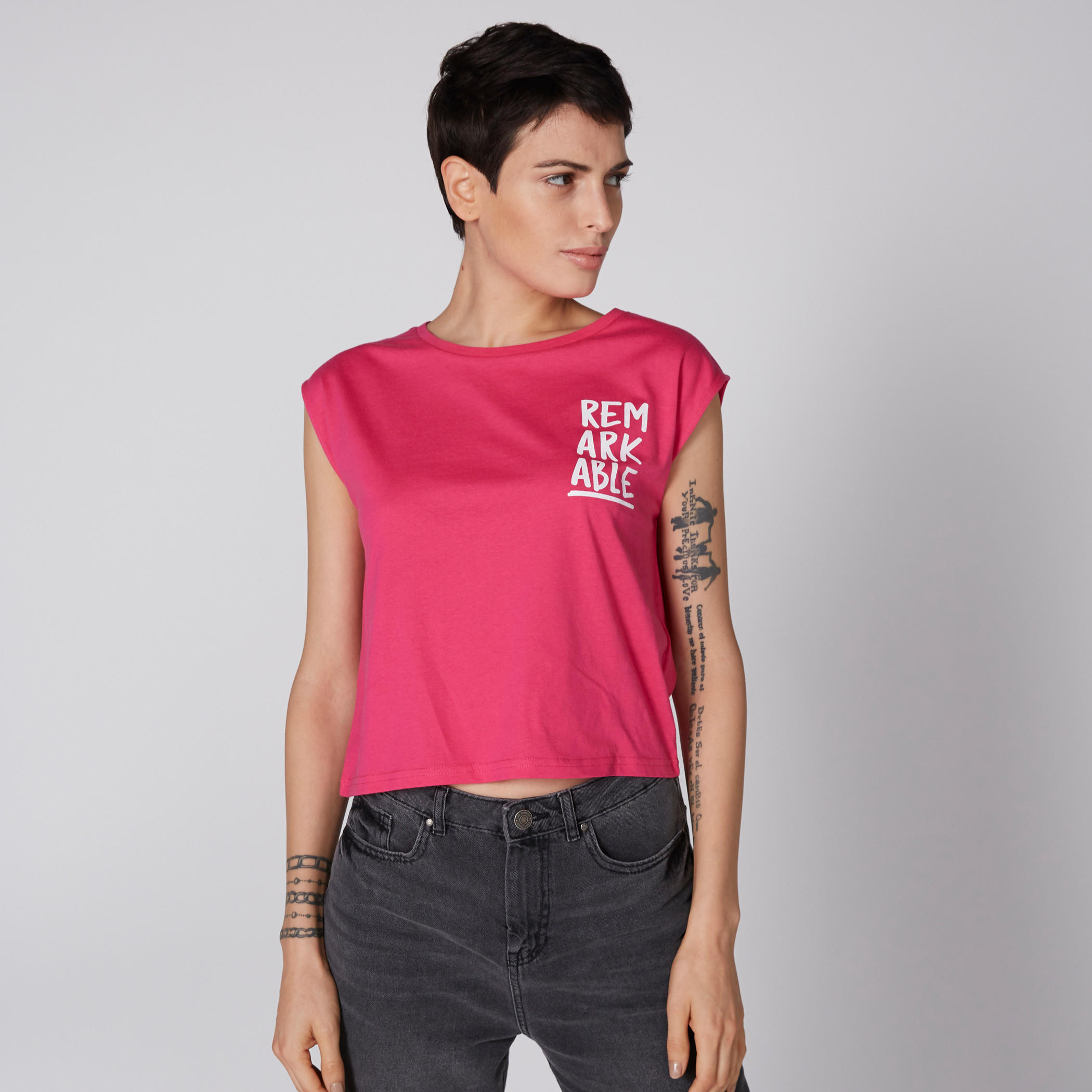 تيشيرت بياقة مستديرة وطبعات-women-clothing-shirtsandblouses-shirts-image-3