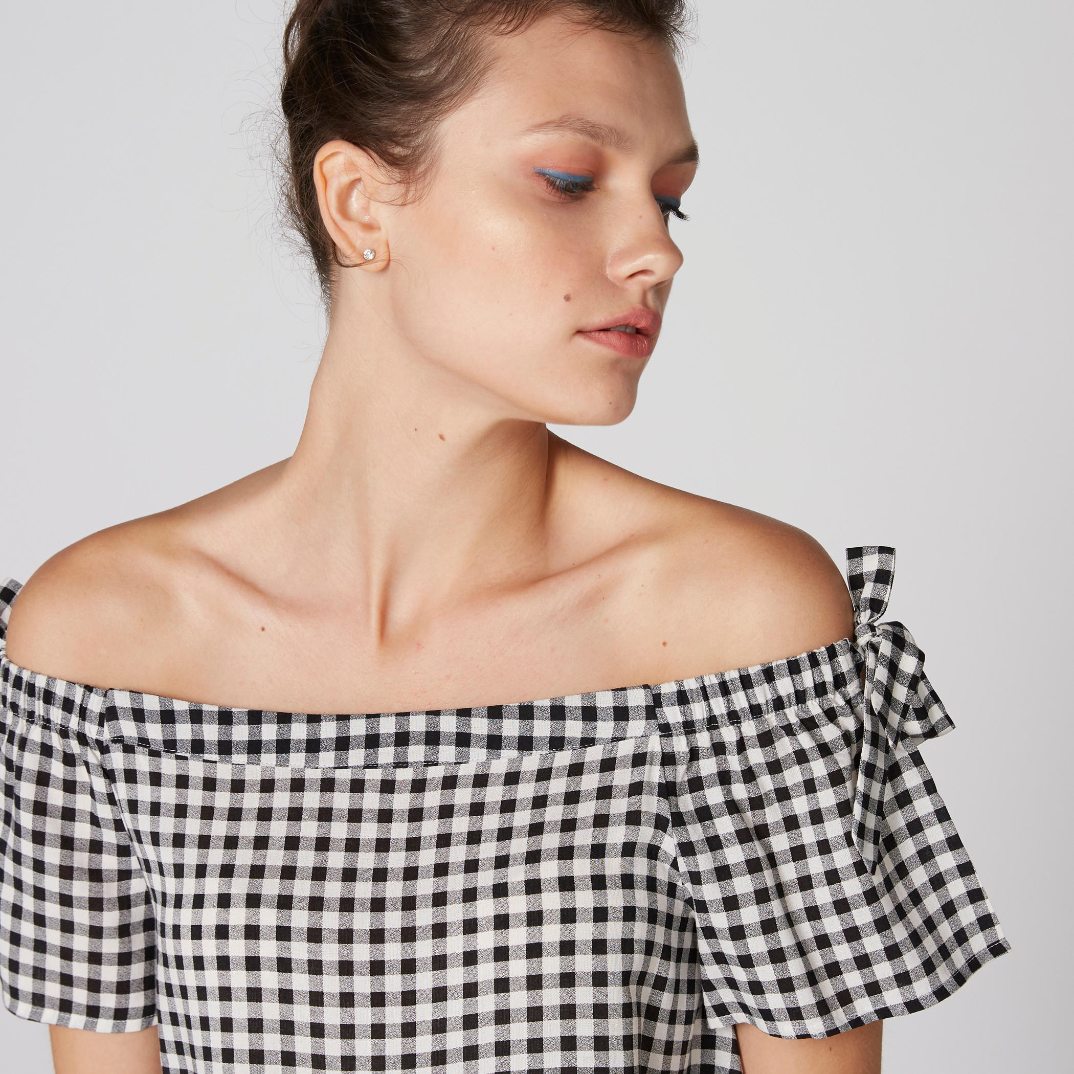بلوزة كاروهات بأكتاف مكشوفة وأربطة-women-clothing-shirtsandblouses-blouses-image-4