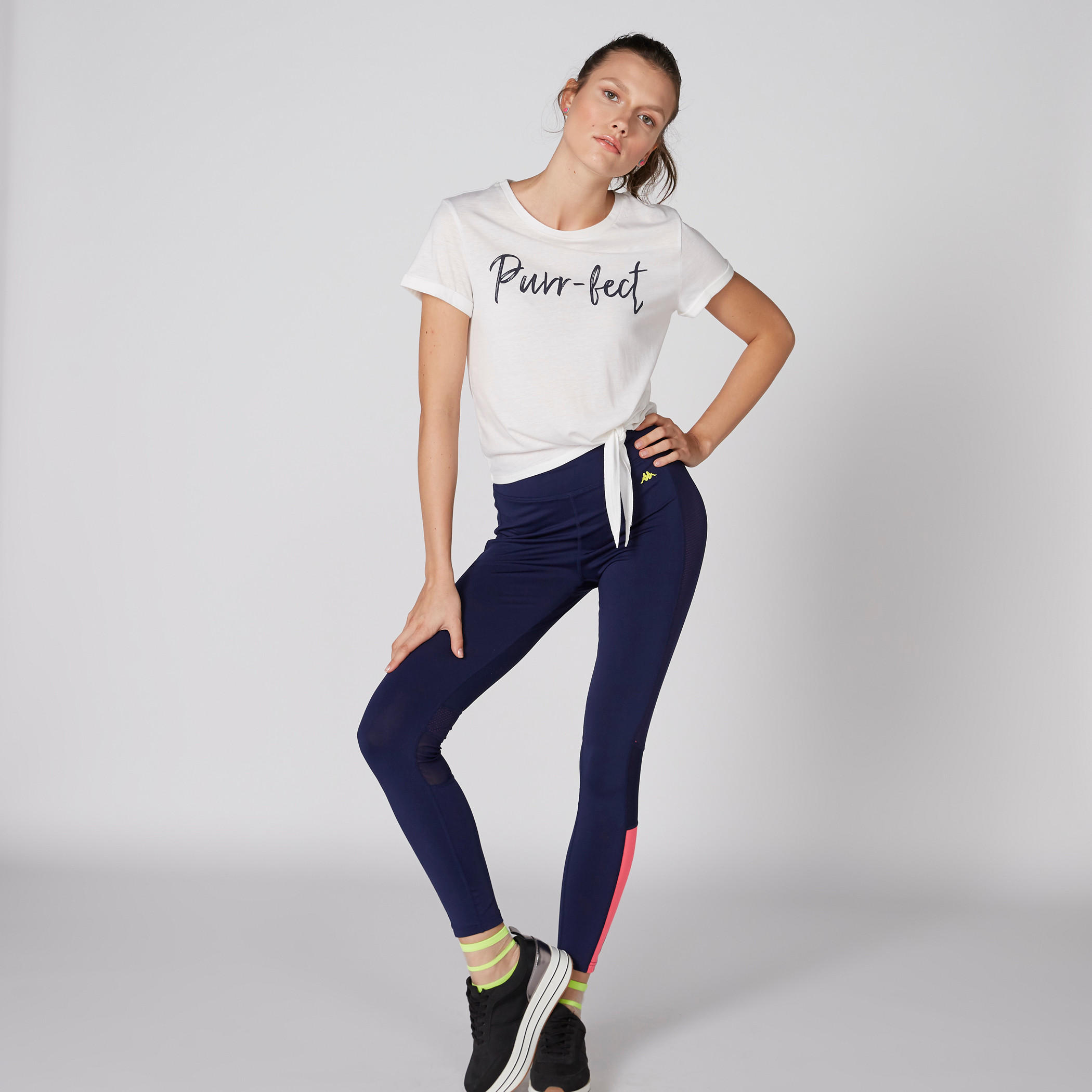 تيشيرت بطبعات وياقة مستديرة وأكمام قصيرة-women-clothing-tshirts-image-1