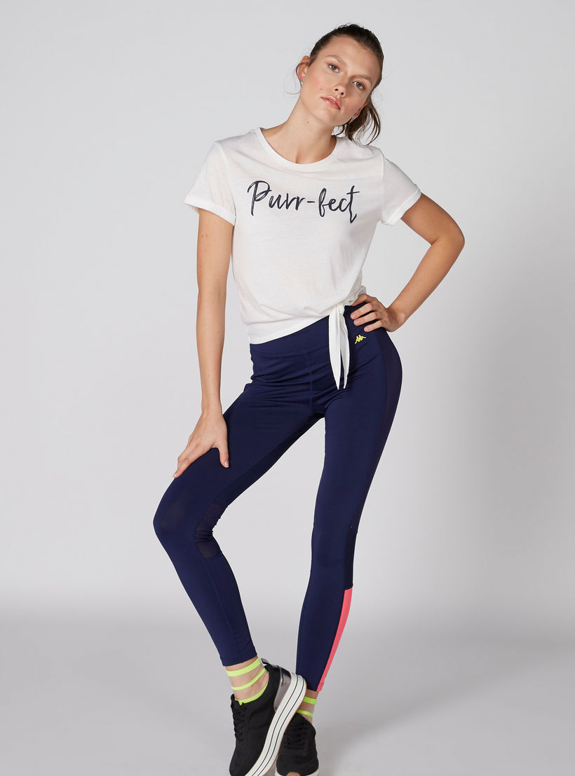 تيشيرت بطبعات وياقة مستديرة وأكمام قصيرة-women-clothing-tshirts-image-1