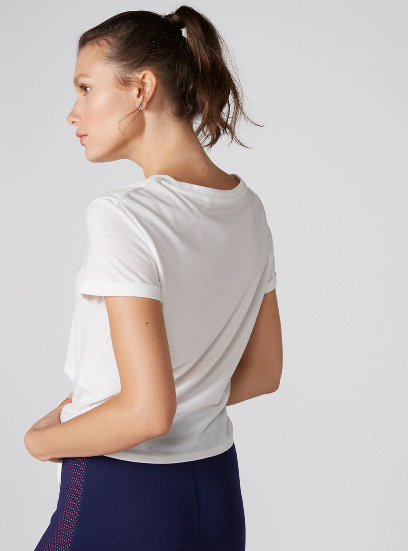 تيشيرت بطبعات وياقة مستديرة وأكمام قصيرة-women-clothing-tshirts-image-2