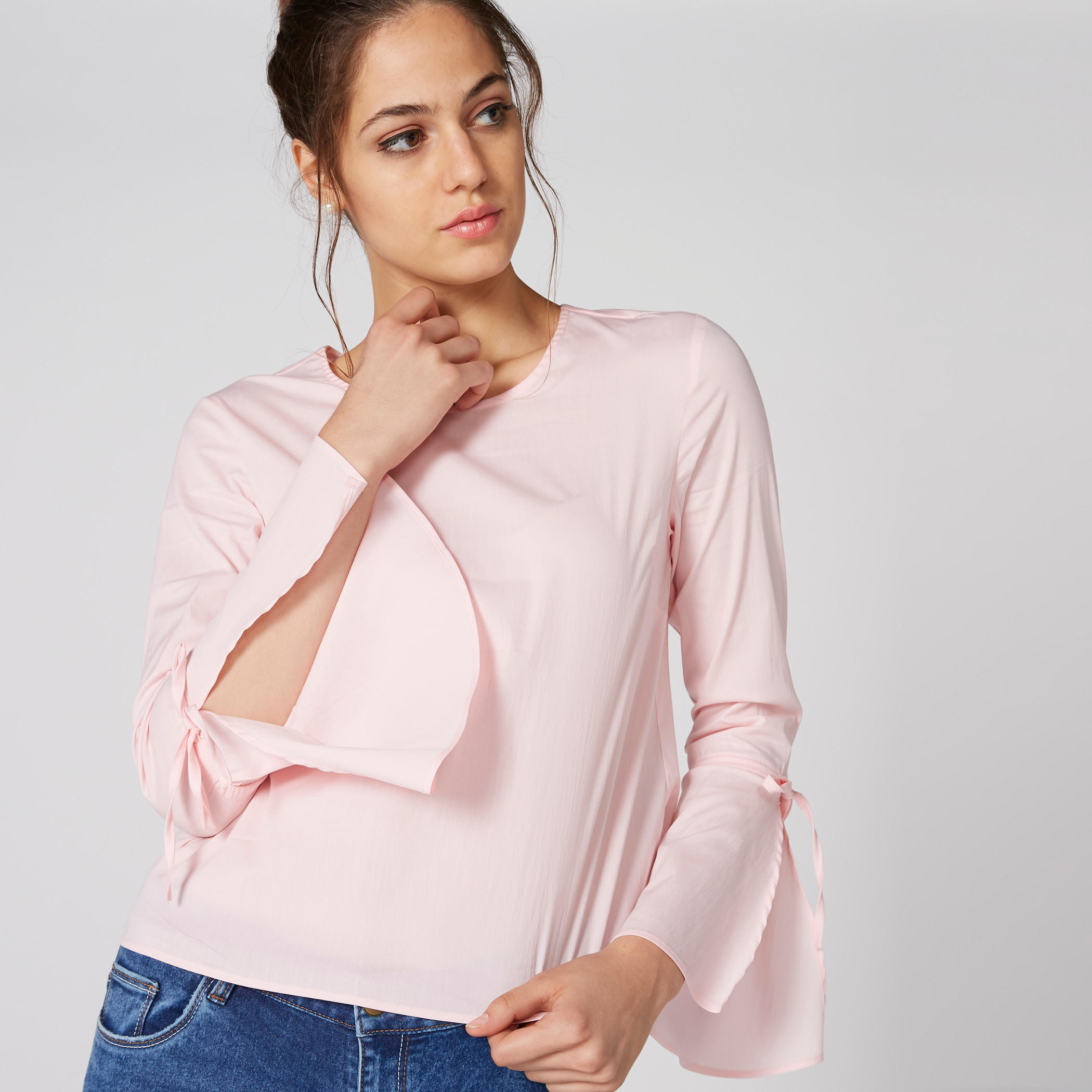 بلوزة بياقة مستديرة وأكمام واسعة وأربطة-women-clothing-shirtsandblouses-blouses-image-1