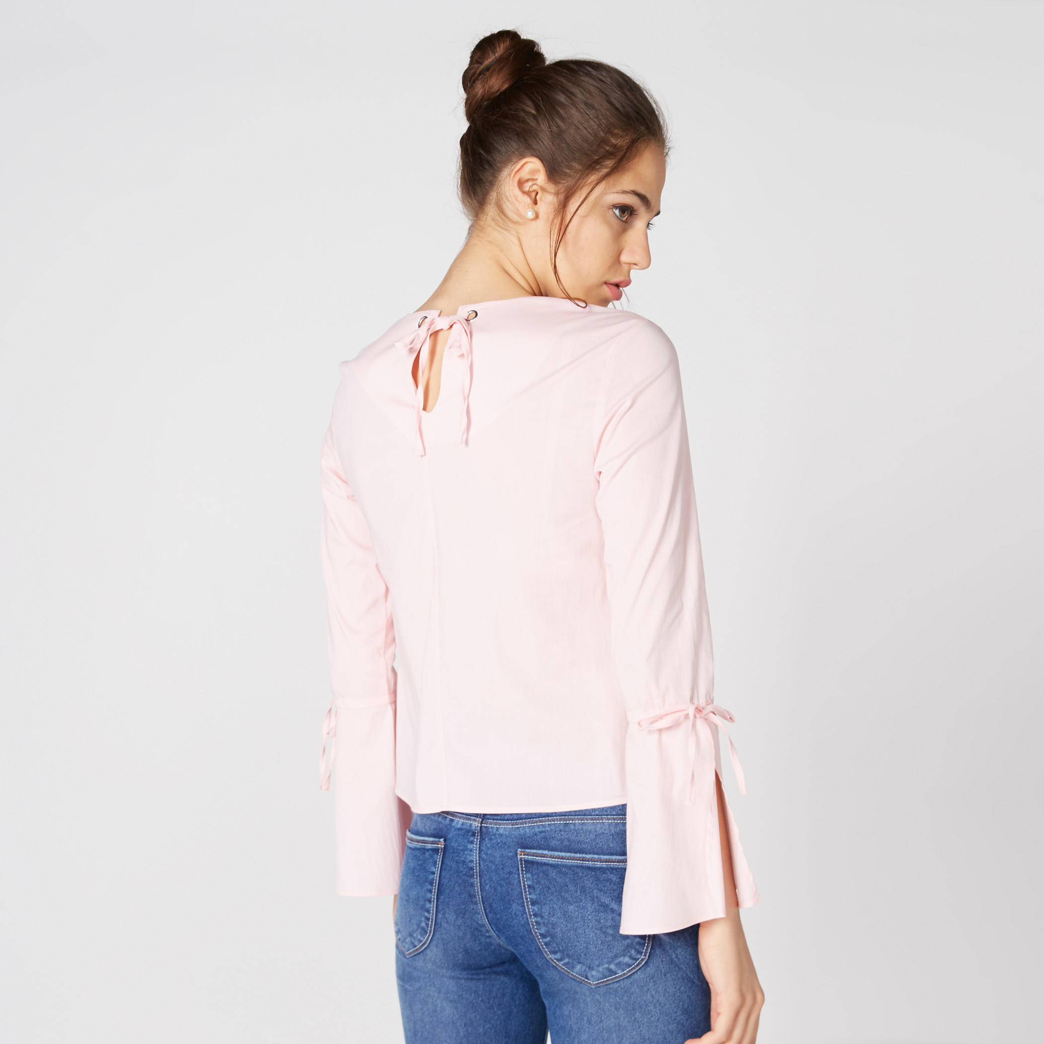 بلوزة بياقة مستديرة وأكمام واسعة وأربطة-women-clothing-shirtsandblouses-blouses-image-2