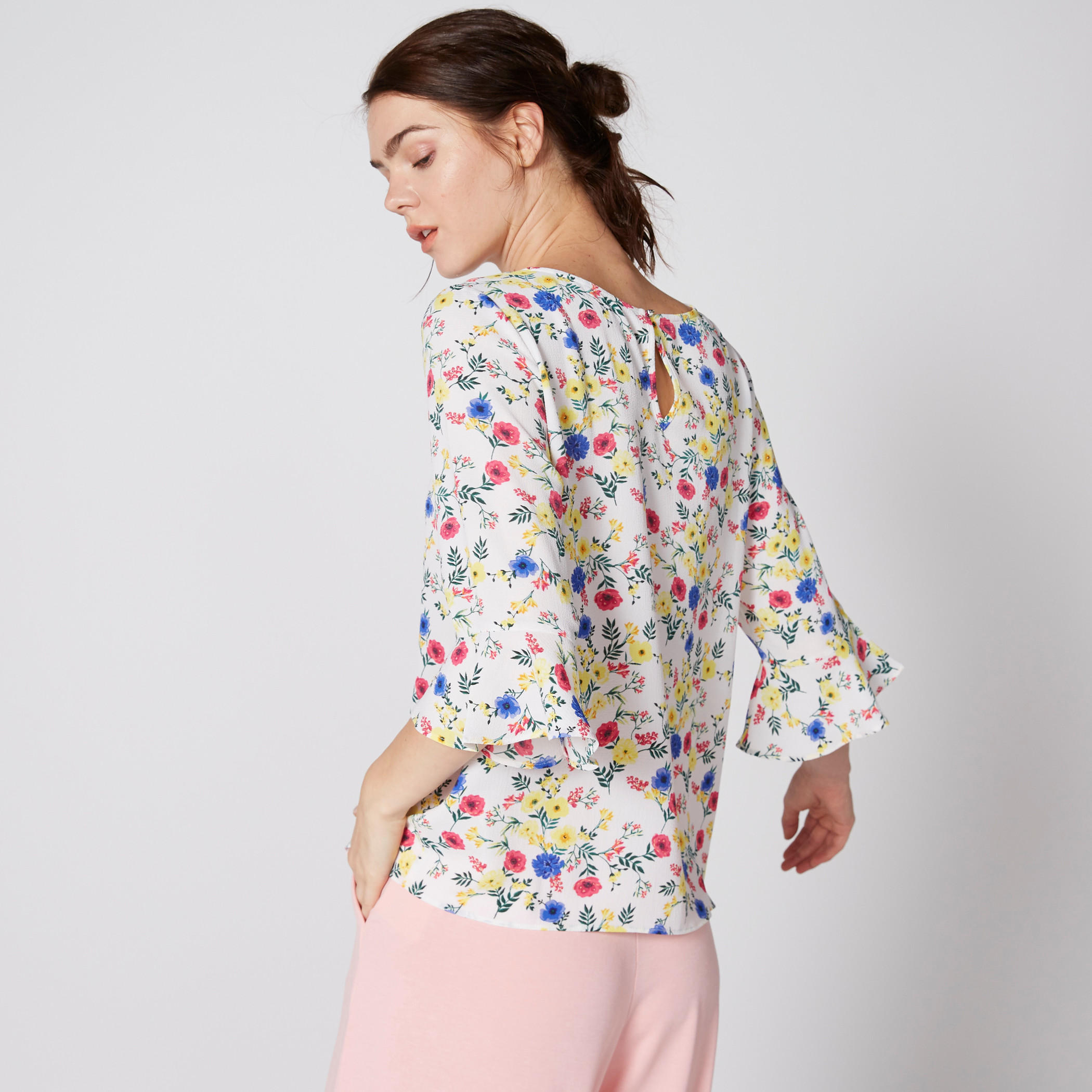 بلوزة بياقة مستديرة وأكمام واسعة وطبعات-women-clothing-shirtsandblouses-blouses-image-2
