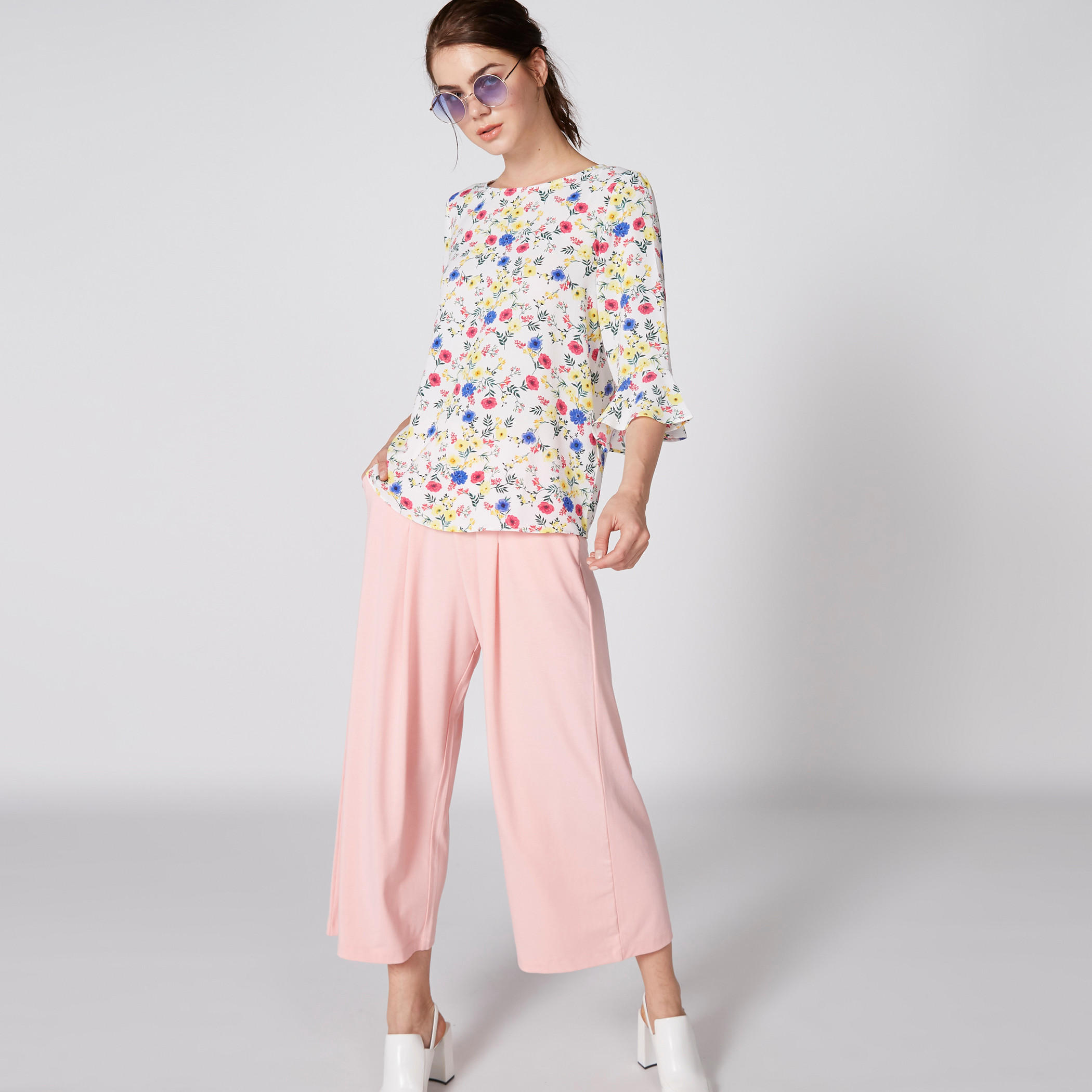 بلوزة بياقة مستديرة وأكمام واسعة وطبعات-women-clothing-shirtsandblouses-blouses-image-3