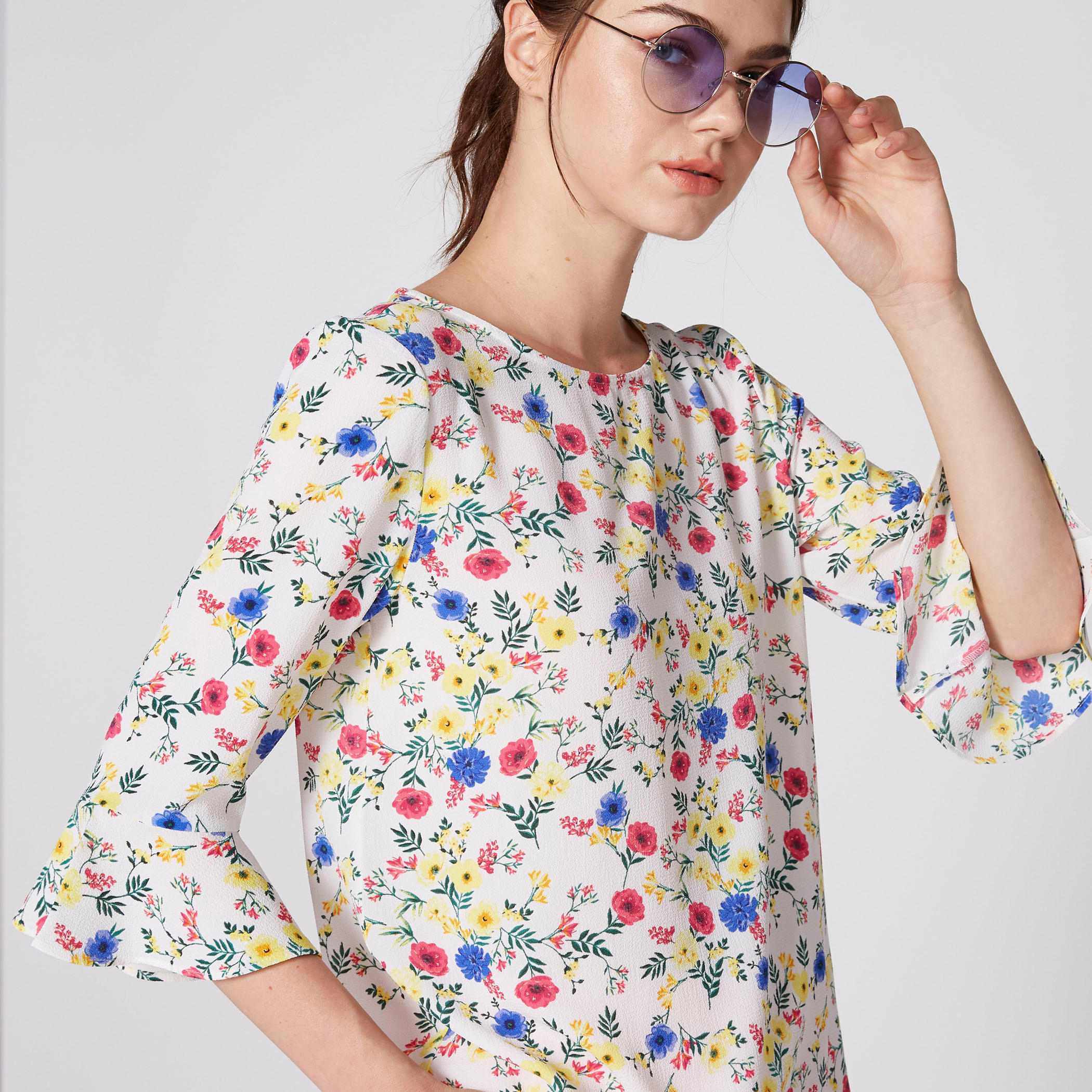 بلوزة بياقة مستديرة وأكمام واسعة وطبعات-women-clothing-shirtsandblouses-blouses-image-4