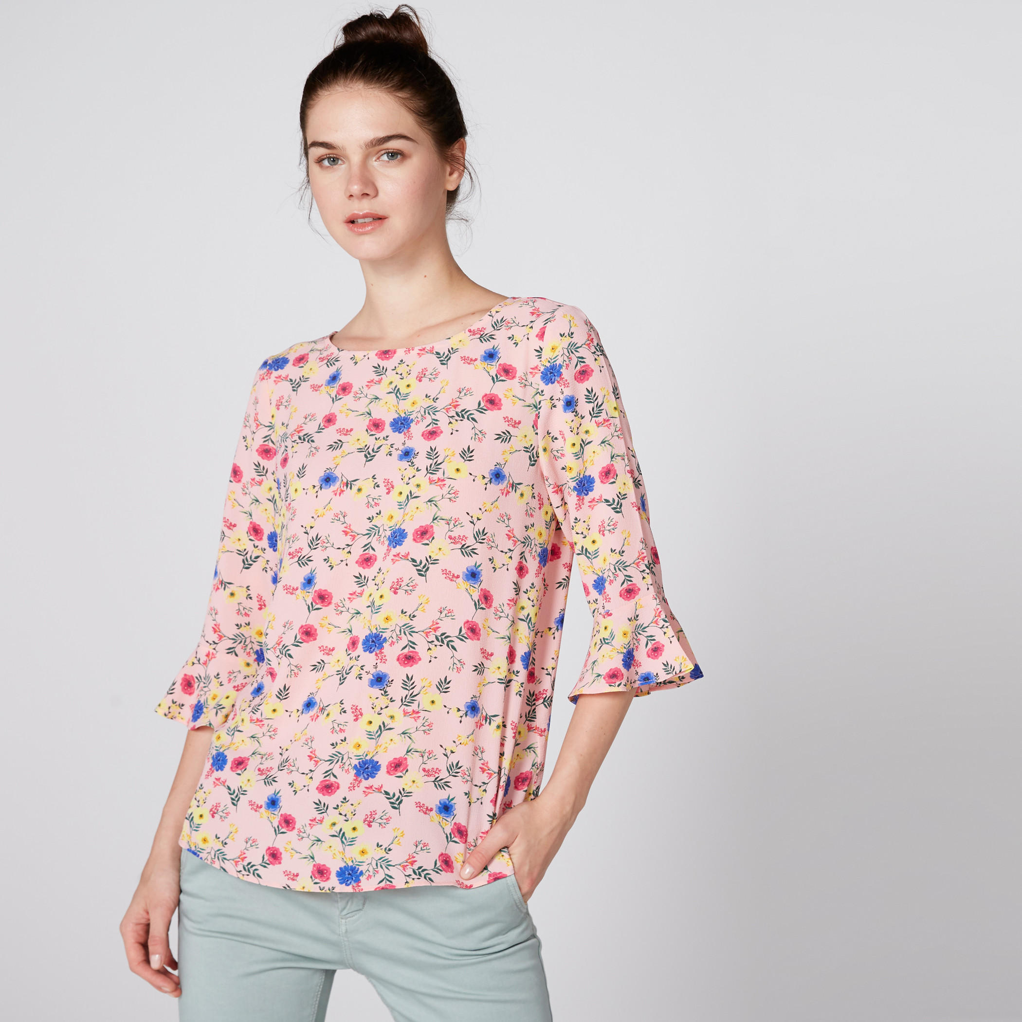 بلوزة بأكمام واسعة وطبعات أزهار-women-clothing-shirtsandblouses-blouses-image-1