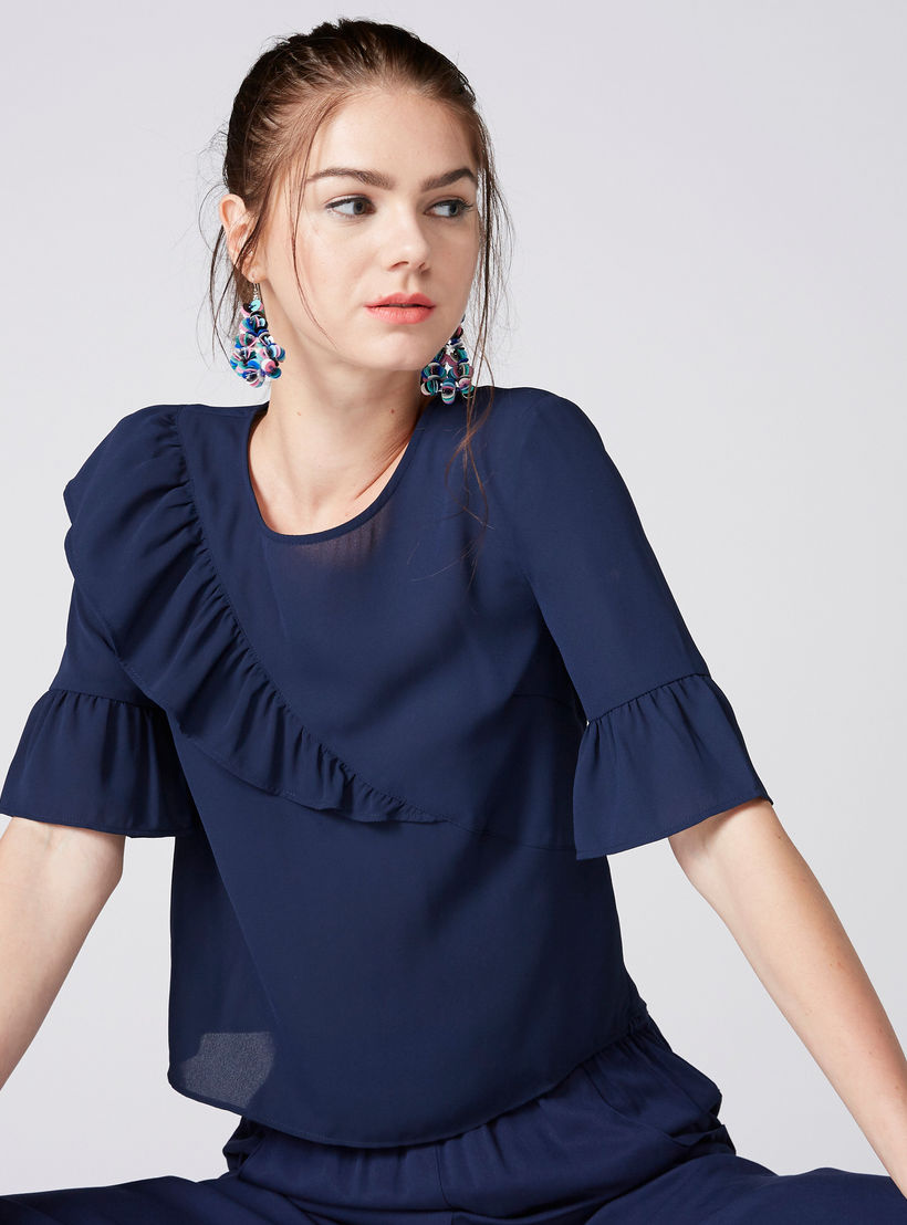 بلوزة بياقة مستديرة وأكمام قصيرة وتفاصيل كشكش-women-clothing-shirtsandblouses-blouses-image-1