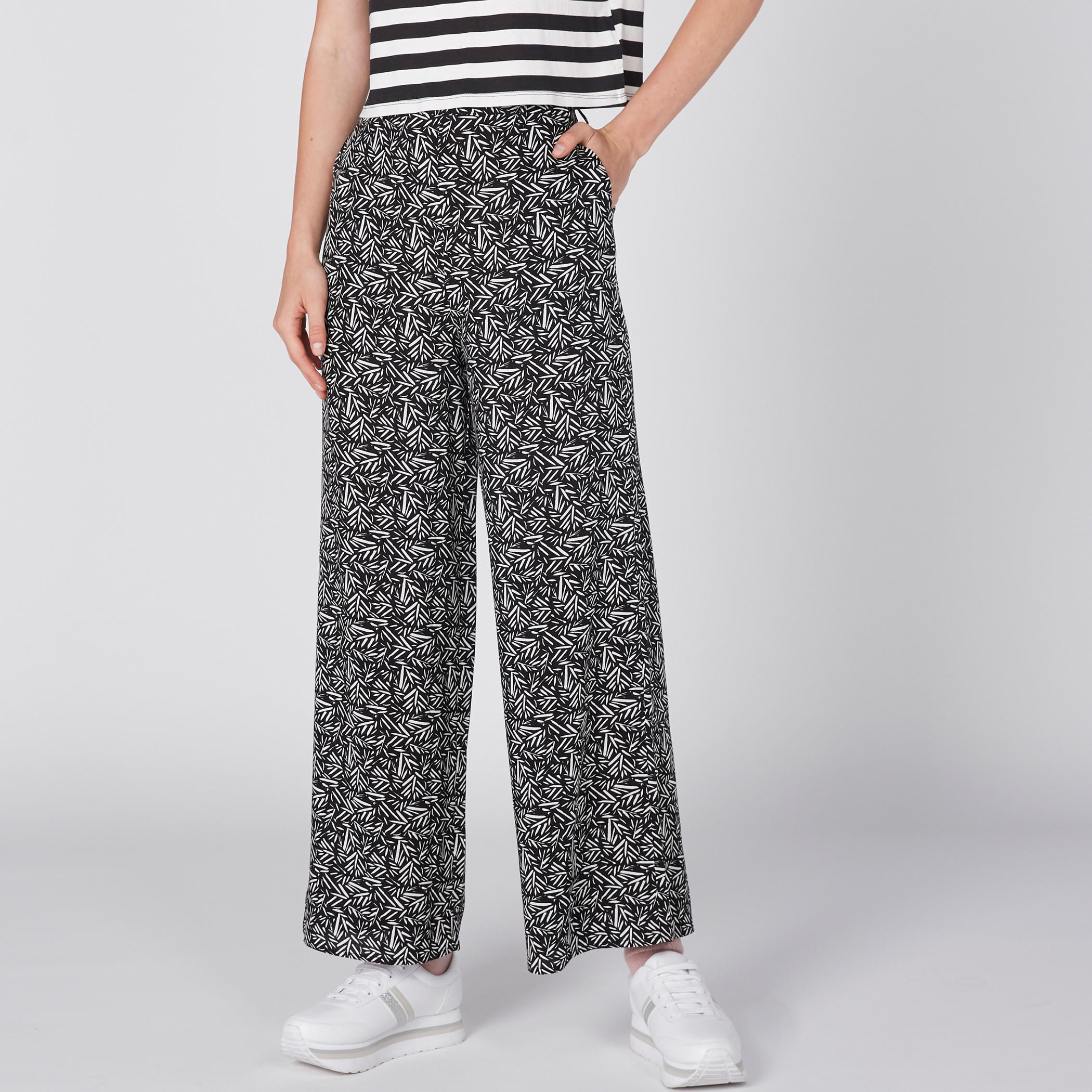 بنطال بالازو طويل بجيوب وطبعات-women-clothing-bottoms-trousers-image-2