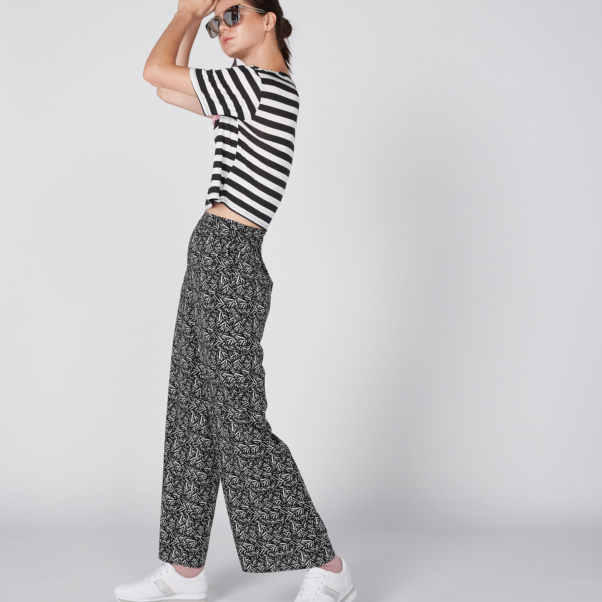 بنطال بالازو طويل بجيوب وطبعات-women-clothing-bottoms-trousers-image-3