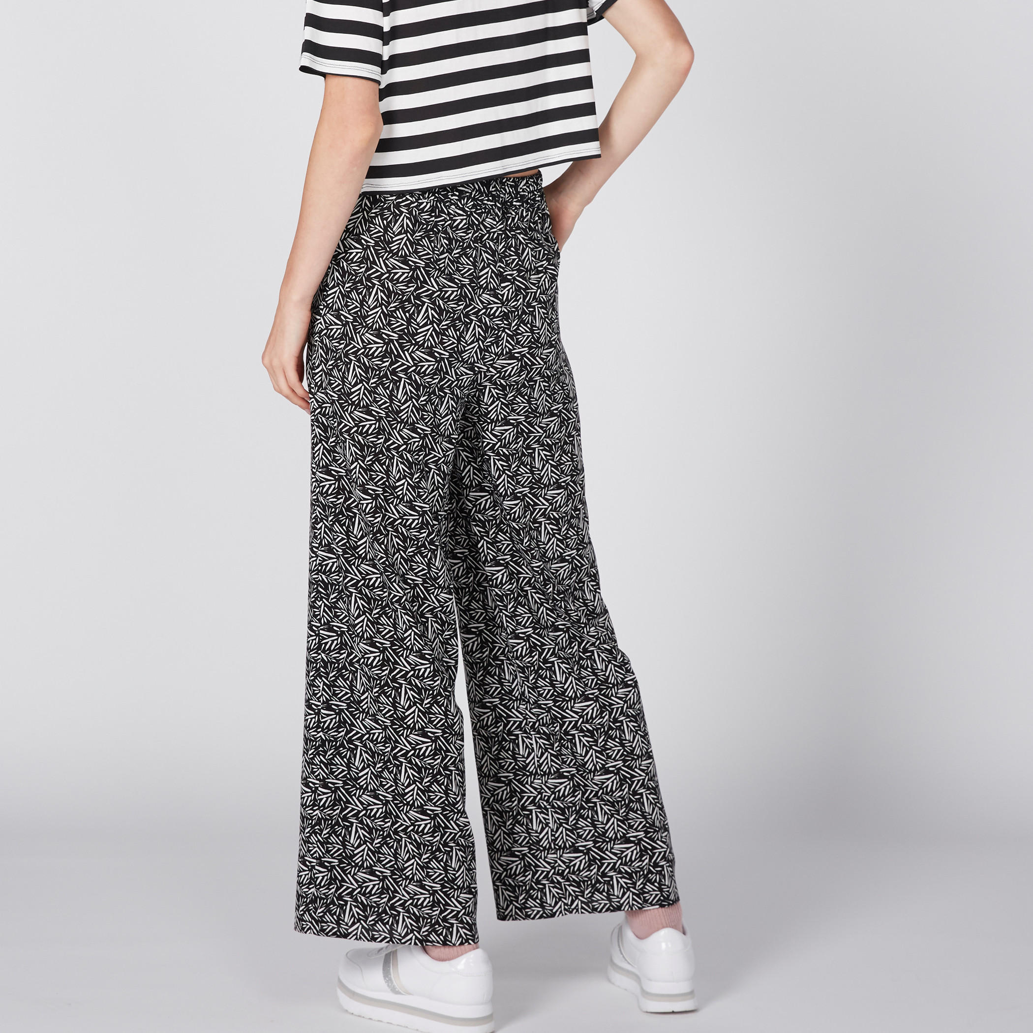 بنطال بالازو طويل بجيوب وطبعات-women-clothing-bottoms-trousers-image-5